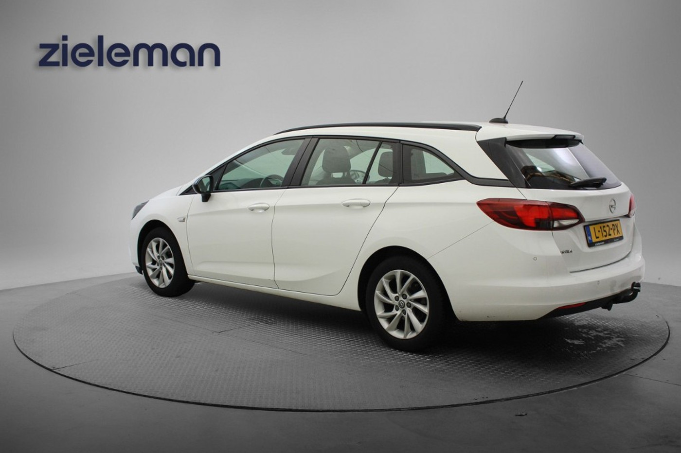 Foto van Opel Astra Sports Tourer