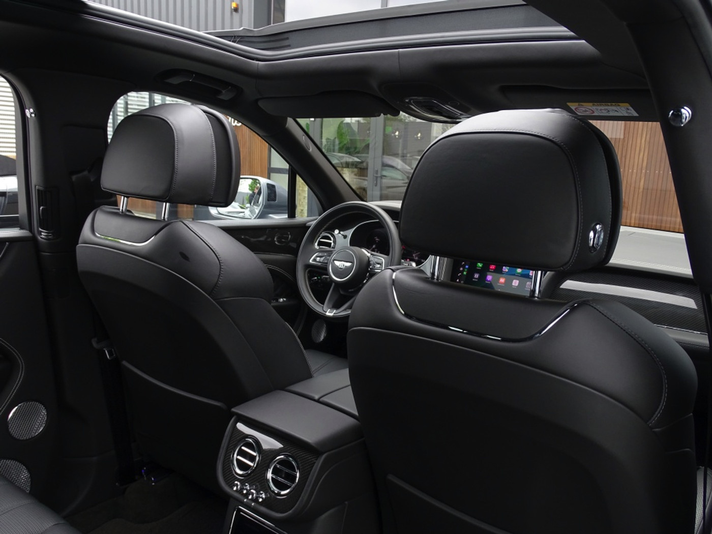 Foto van Bentley Bentayga V8