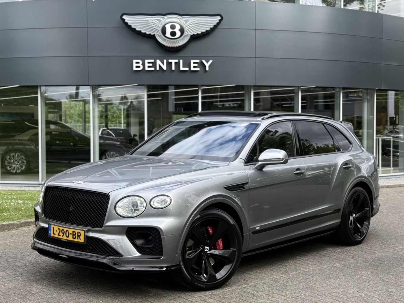 Foto van Bentley Bentayga V8