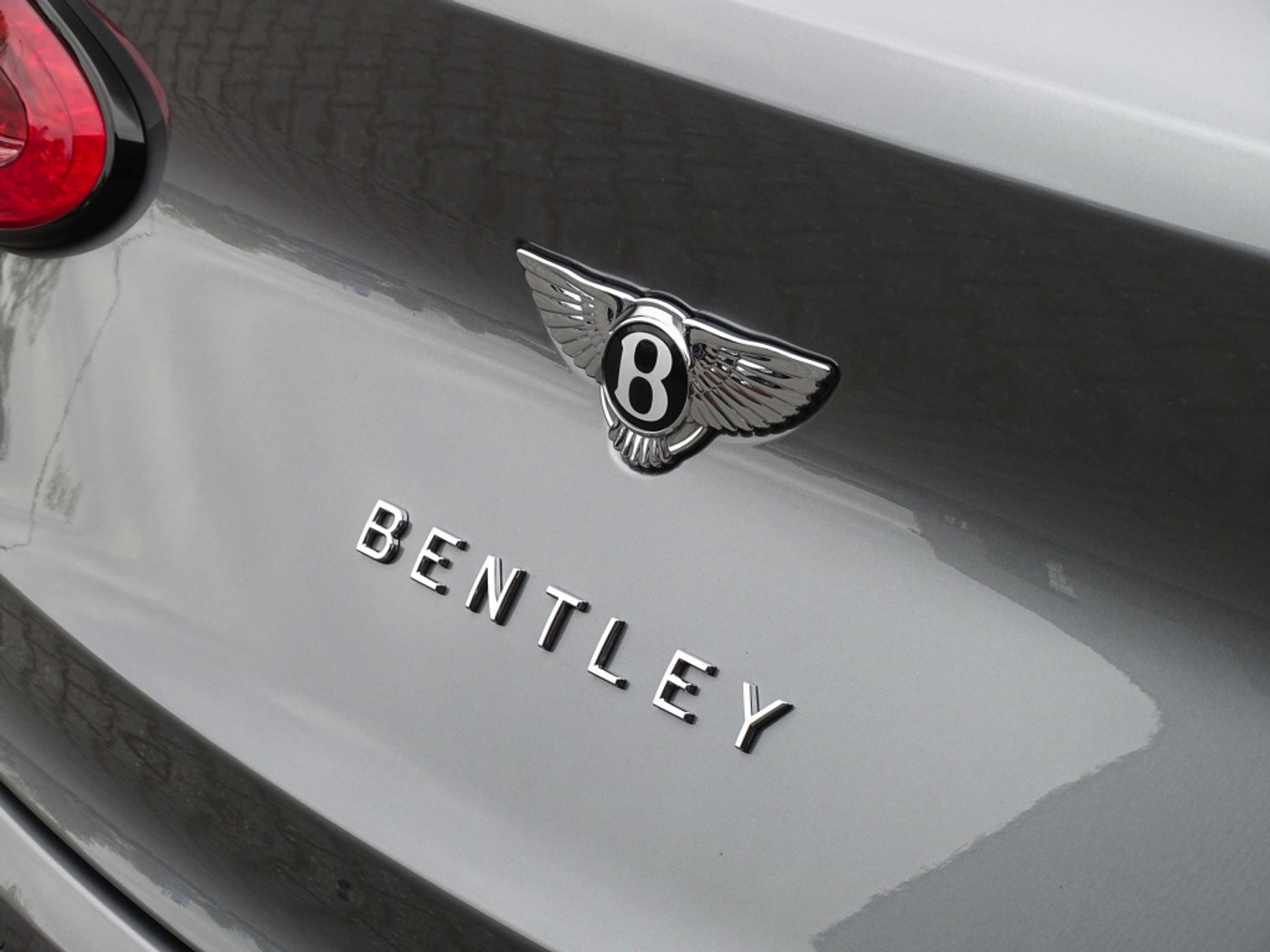 Foto van Bentley Bentayga V8