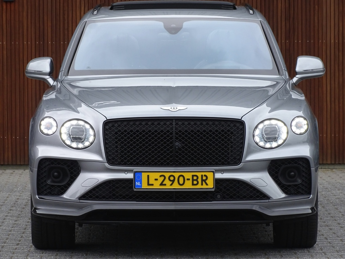 Foto van Bentley Bentayga V8