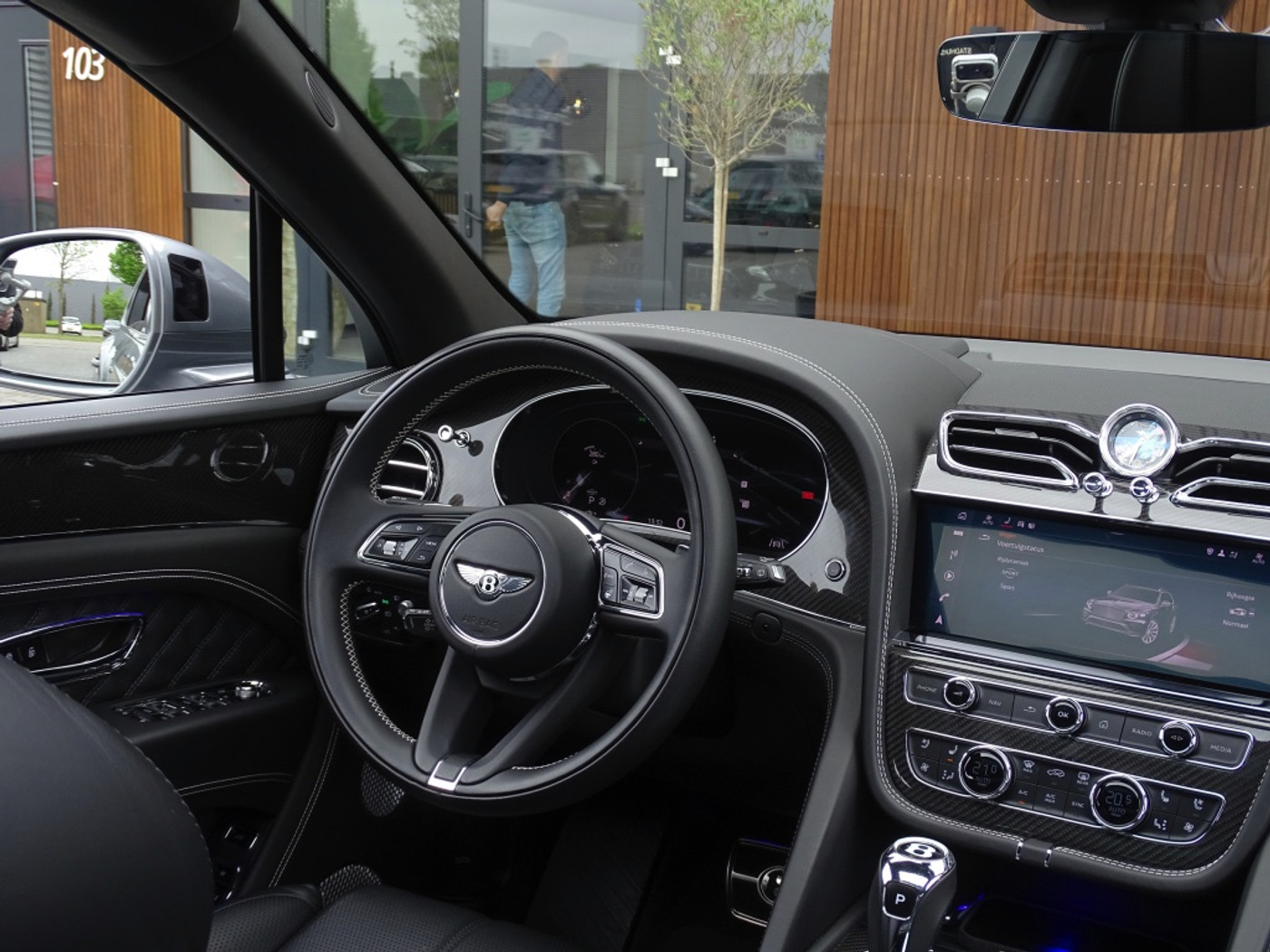 Foto van Bentley Bentayga V8
