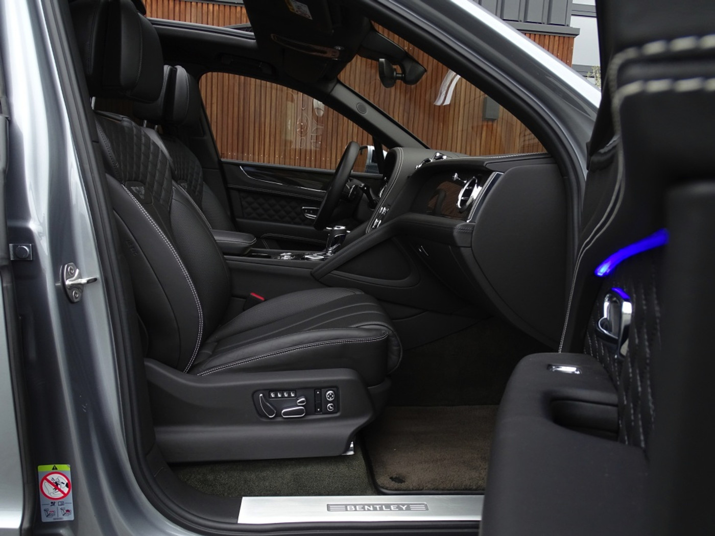 Foto van Bentley Bentayga V8