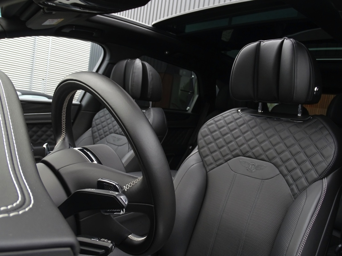 Foto van Bentley Bentayga V8