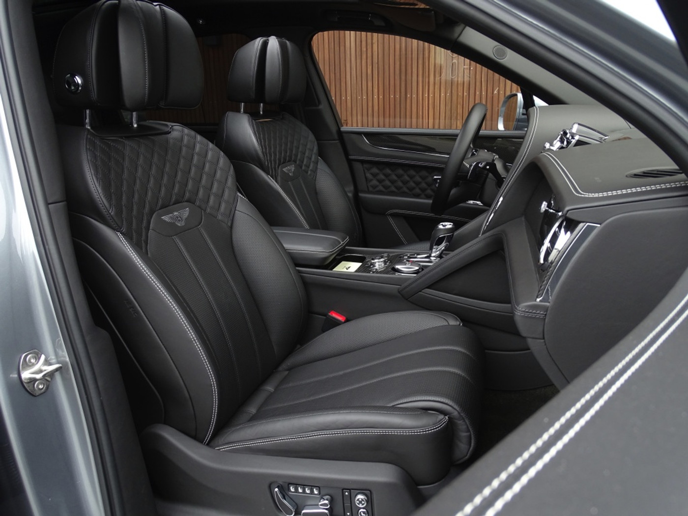 Foto van Bentley Bentayga V8