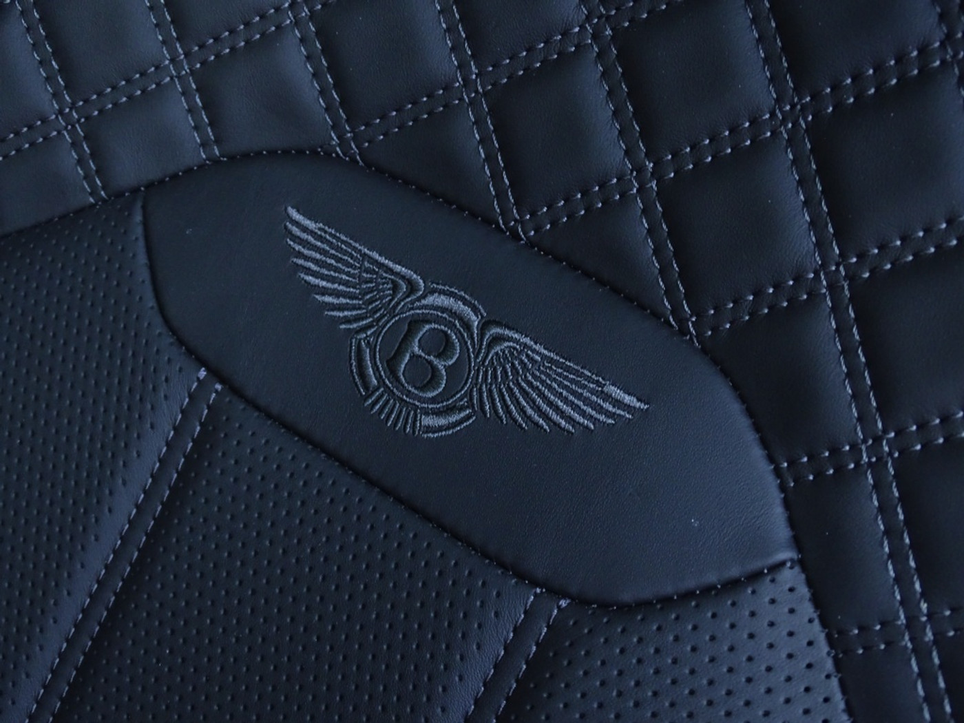 Foto van Bentley Bentayga V8