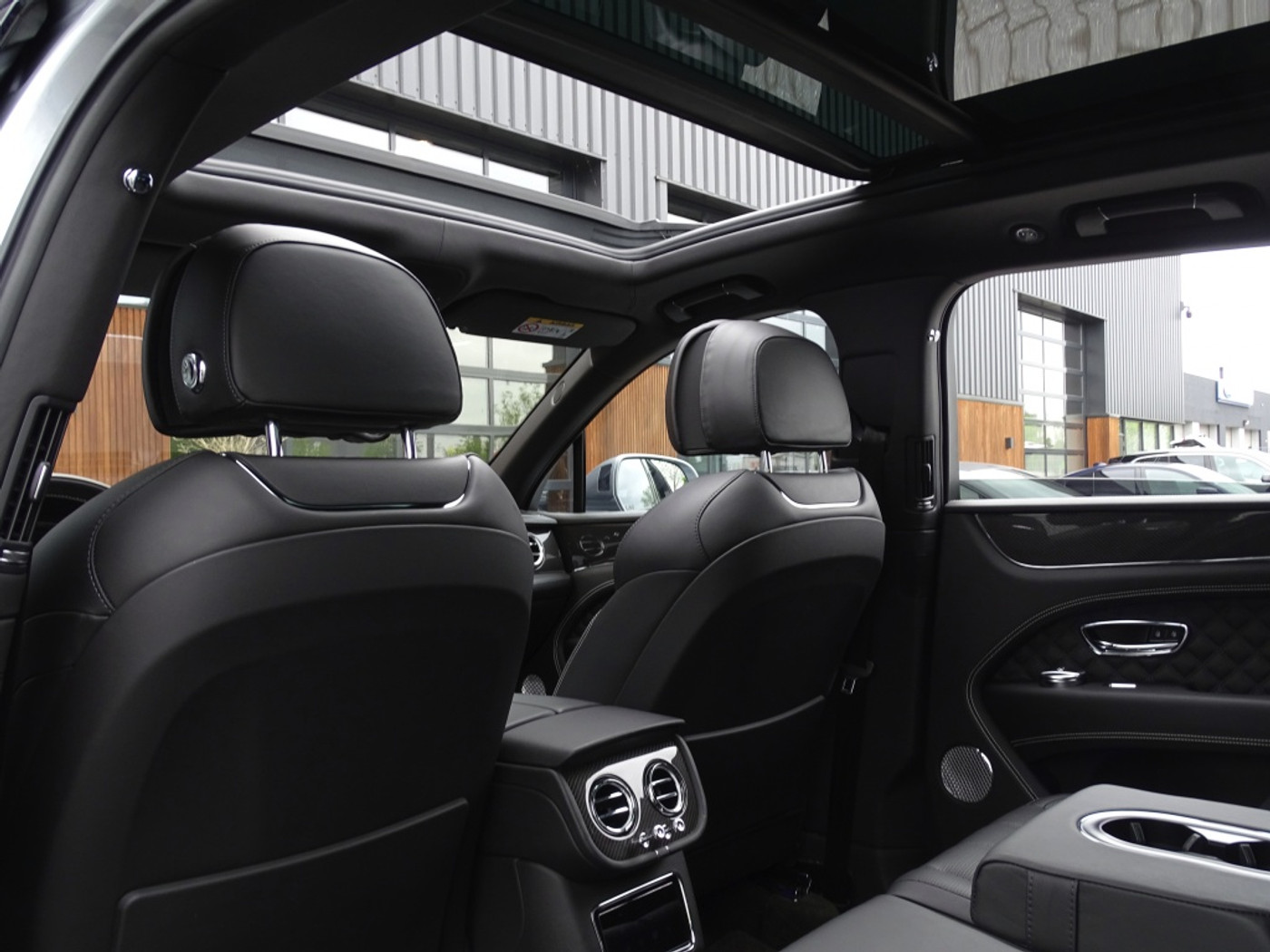 Foto van Bentley Bentayga V8
