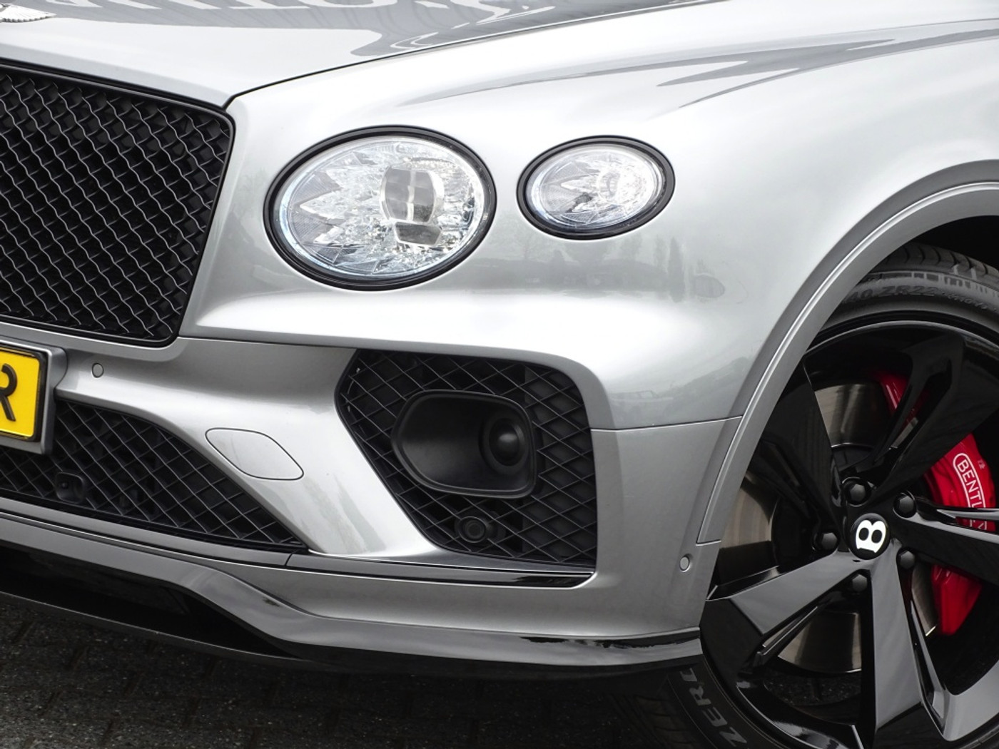 Foto van Bentley Bentayga V8