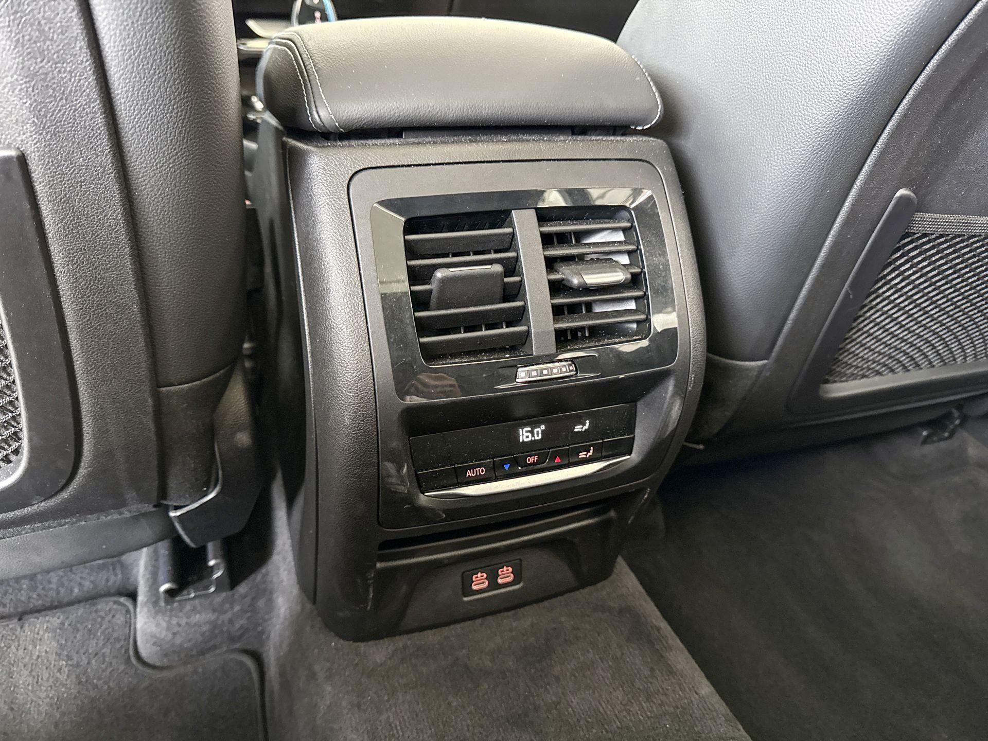 Foto van BMW Ix3