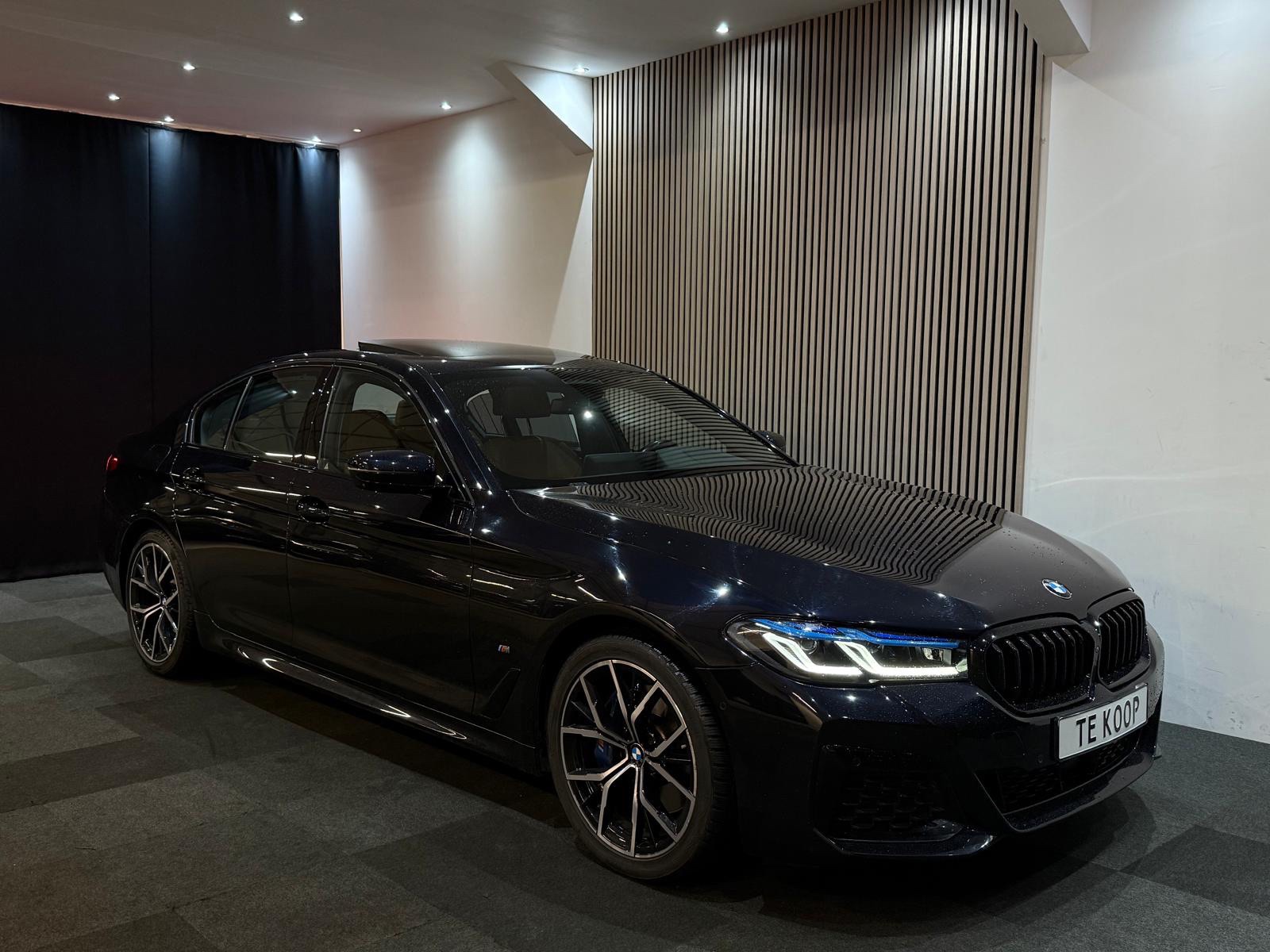 BMW 530i 530i Business Edition Plus Aut 2021 Facelift M-Sport/ Pano/Lazer 2021 - voorkant