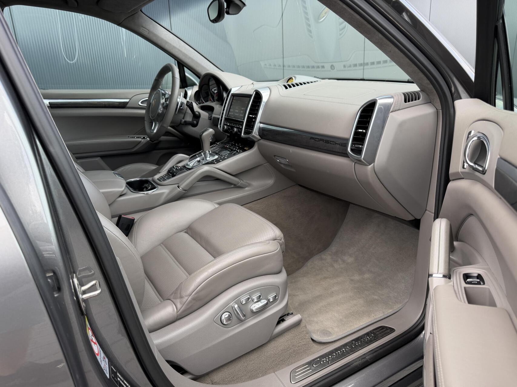 Foto van Porsche Cayenne Turbo