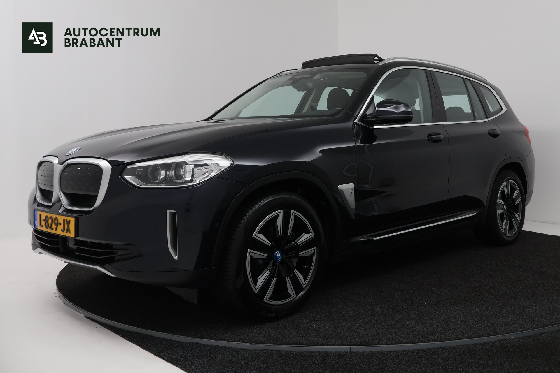 BMW Ix3 Executive 80 kWh (PANORAMADAK, CAMERA, STOELVERWARMING, CRUISE ADAPTIEF, SFEERVERLICHTING) 2021 - voorkant