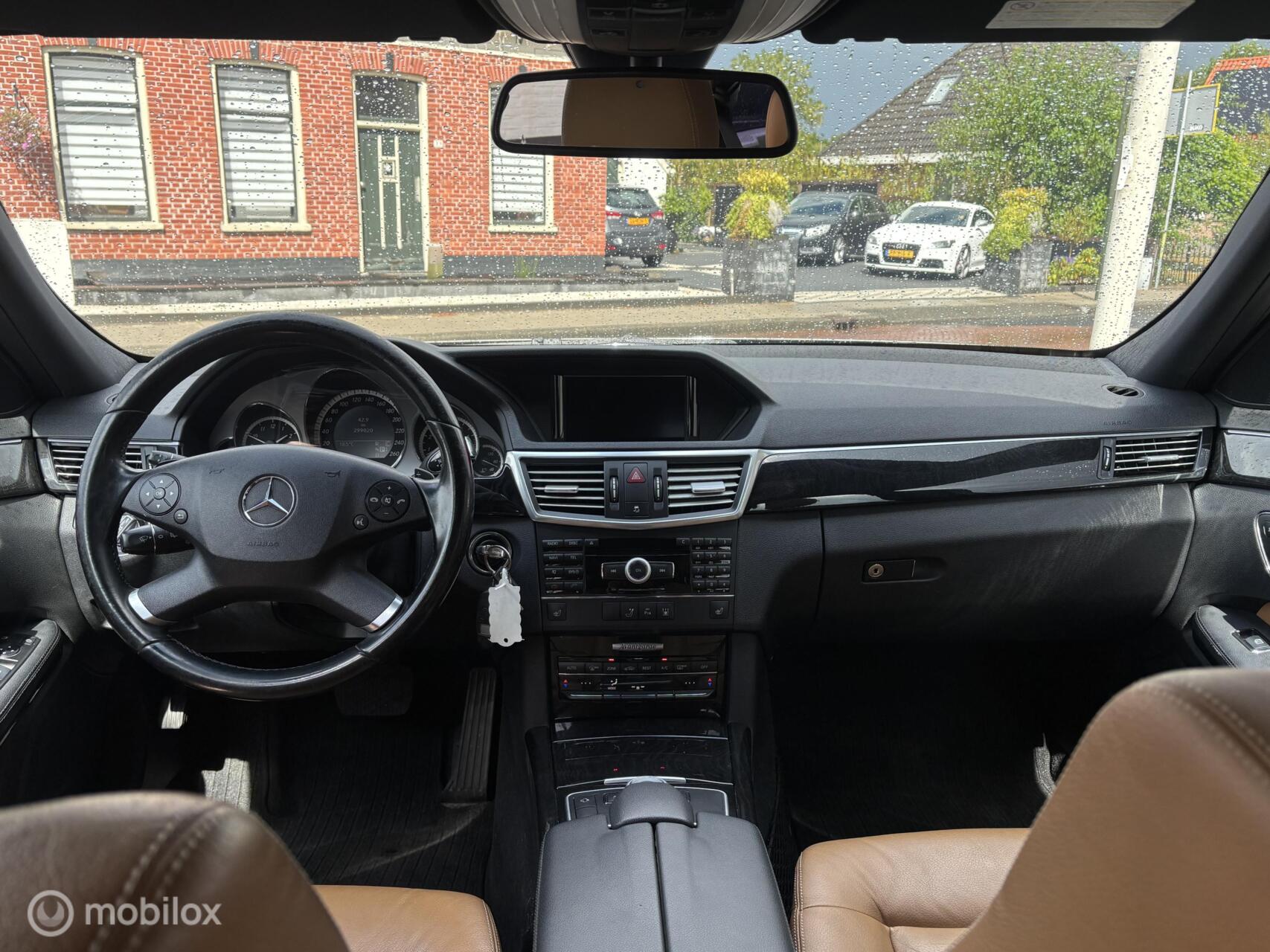 Foto van Mercedes-Benz E 350 Cgi