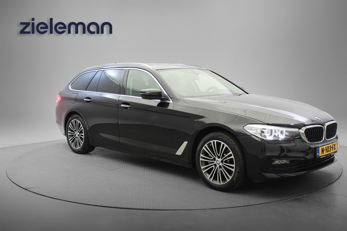 BMW 530i Touring 530i Executive Automaat - Navi, Cruise, Clima, Stoelverw. 2017 - voorkant