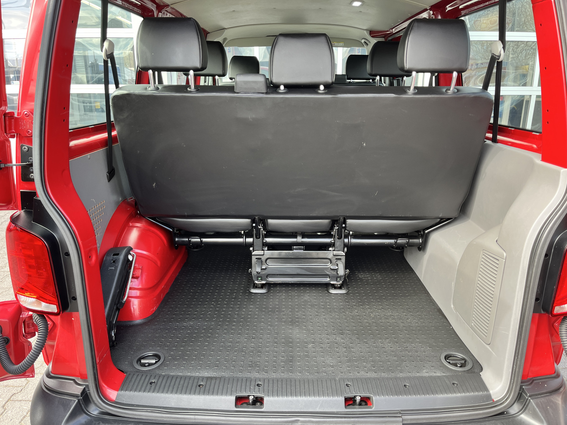 Foto van Volkswagen Transporter Kombi