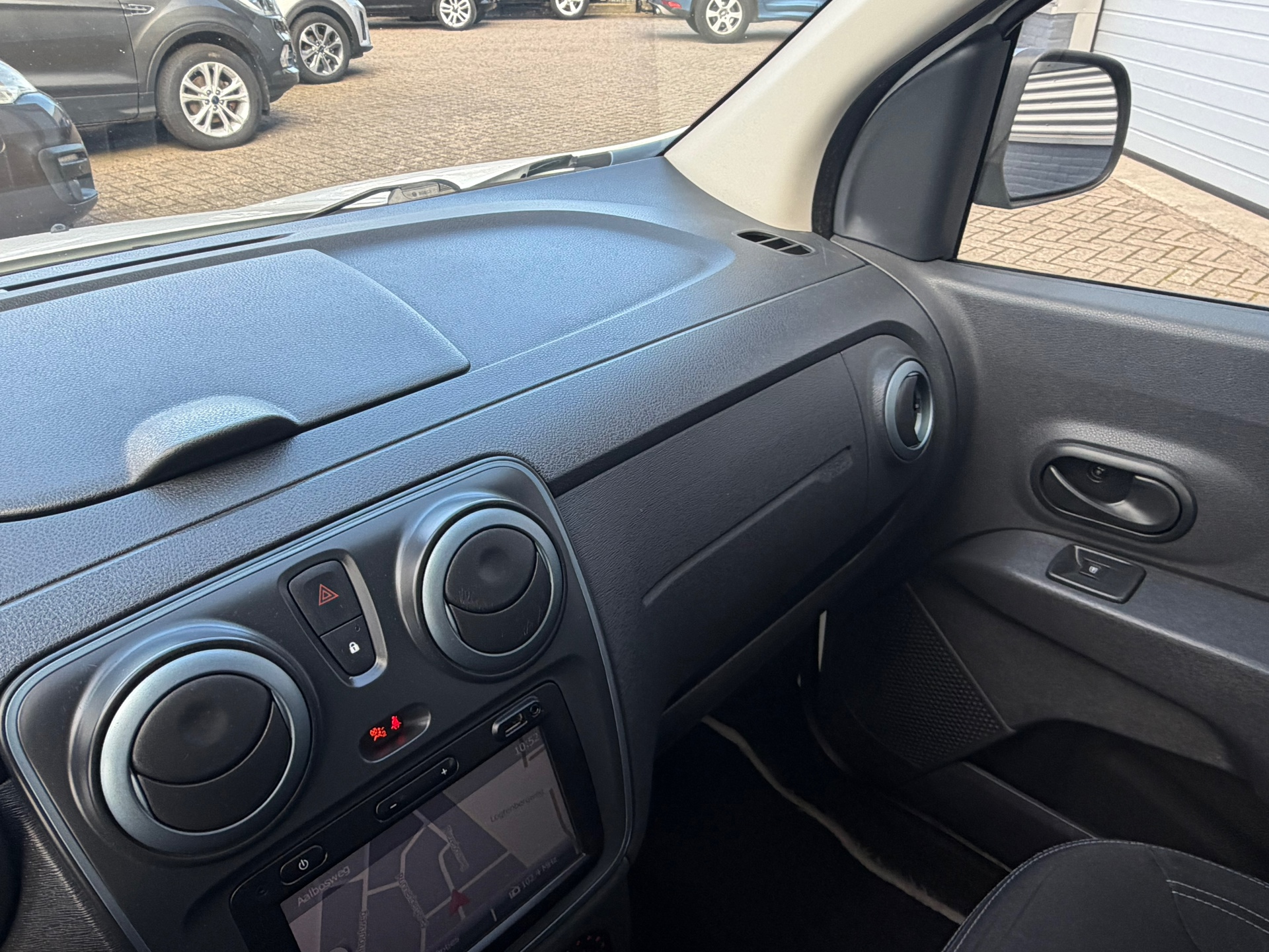 Foto van Dacia Lodgy