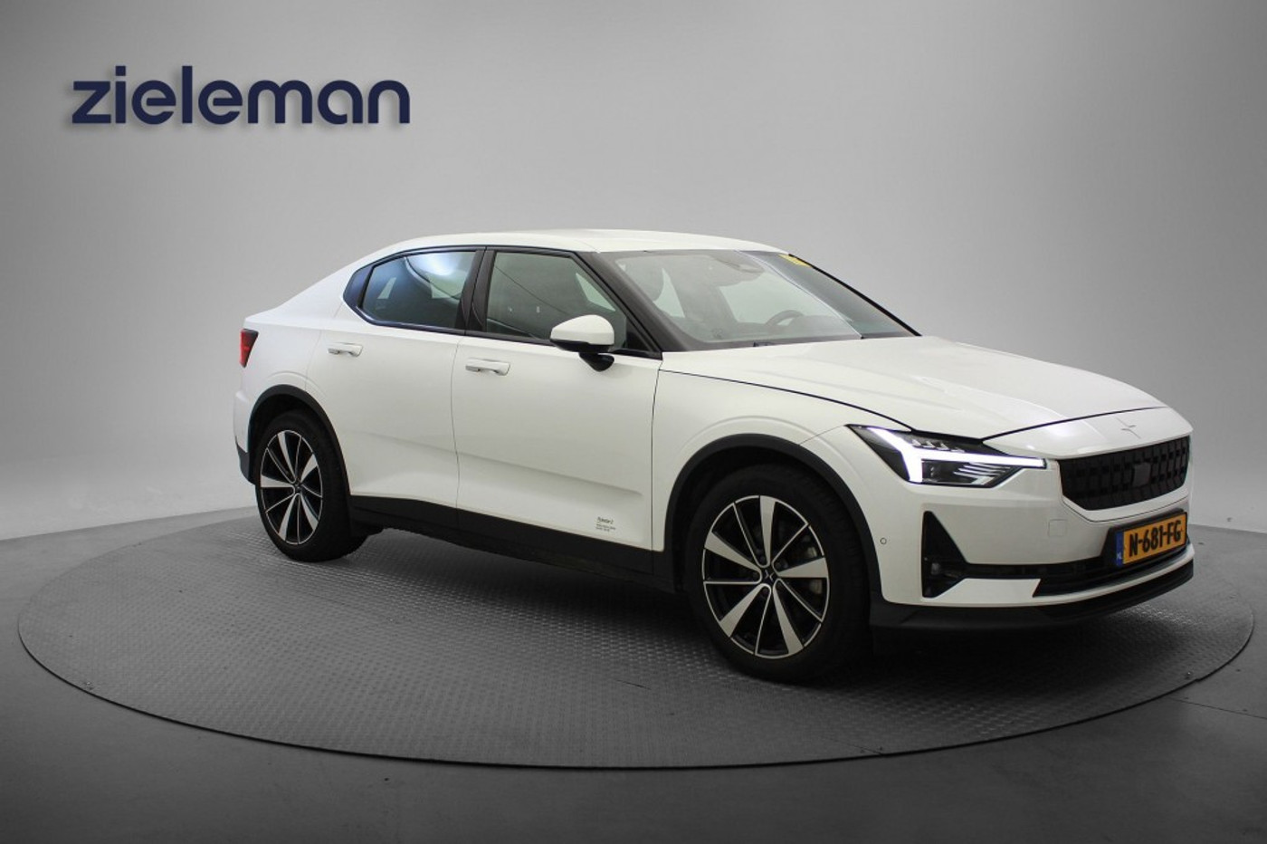 Polestar Polestar 2 Standard Range Single Motor 63kWh - Carplay, Navi, Stoel/Stuur verwarming SOH 93,57% 2021 - voorkant