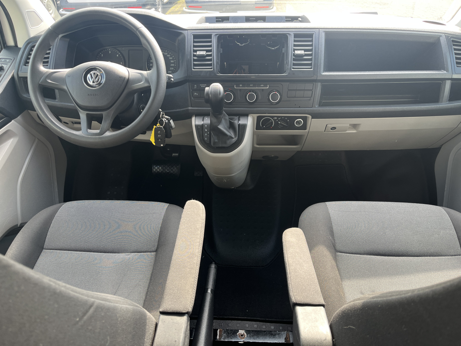 Foto van Volkswagen Transporter Kombi