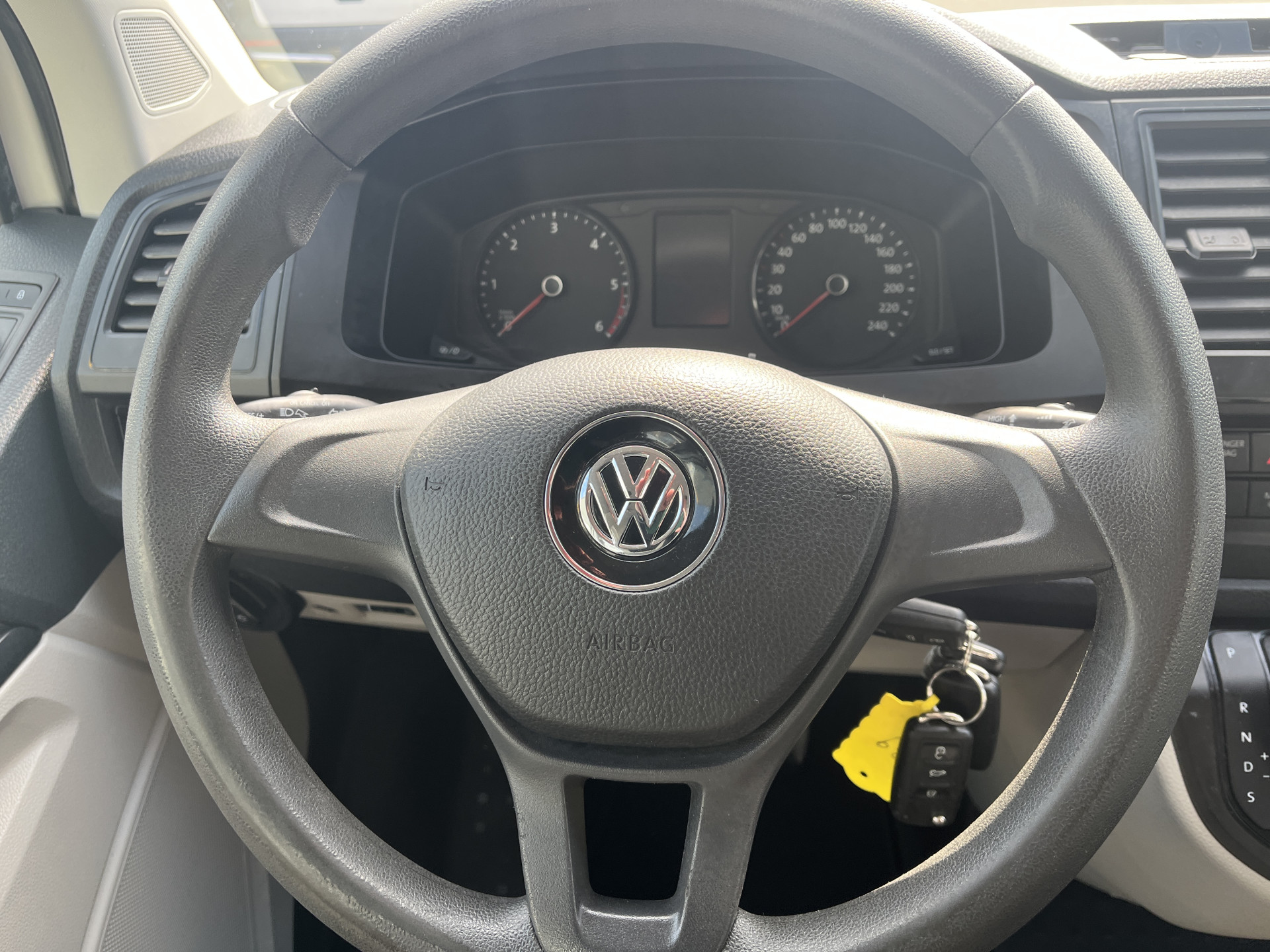 Foto van Volkswagen Transporter Kombi