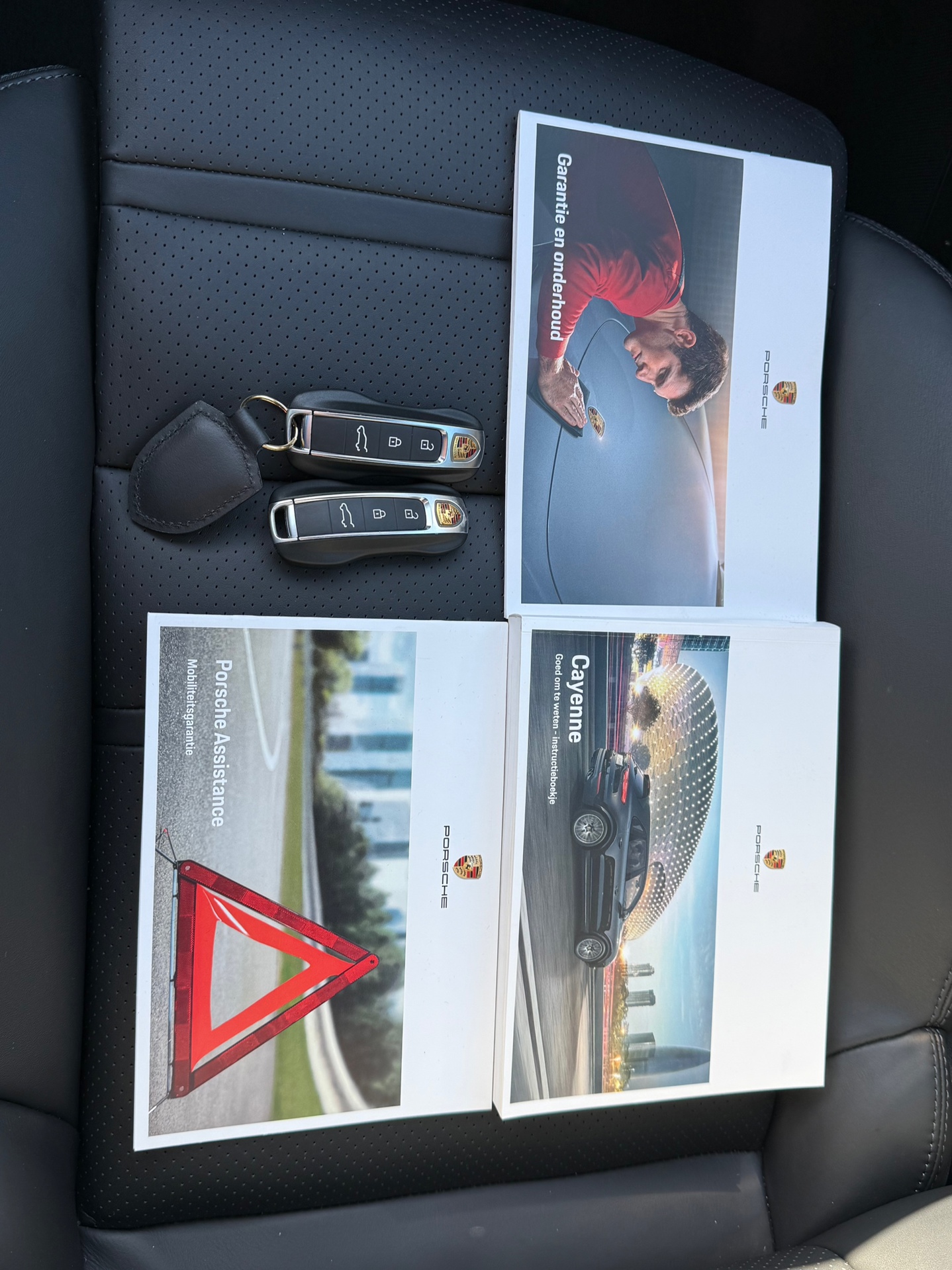 Foto van Porsche Cayenne E-hybrid