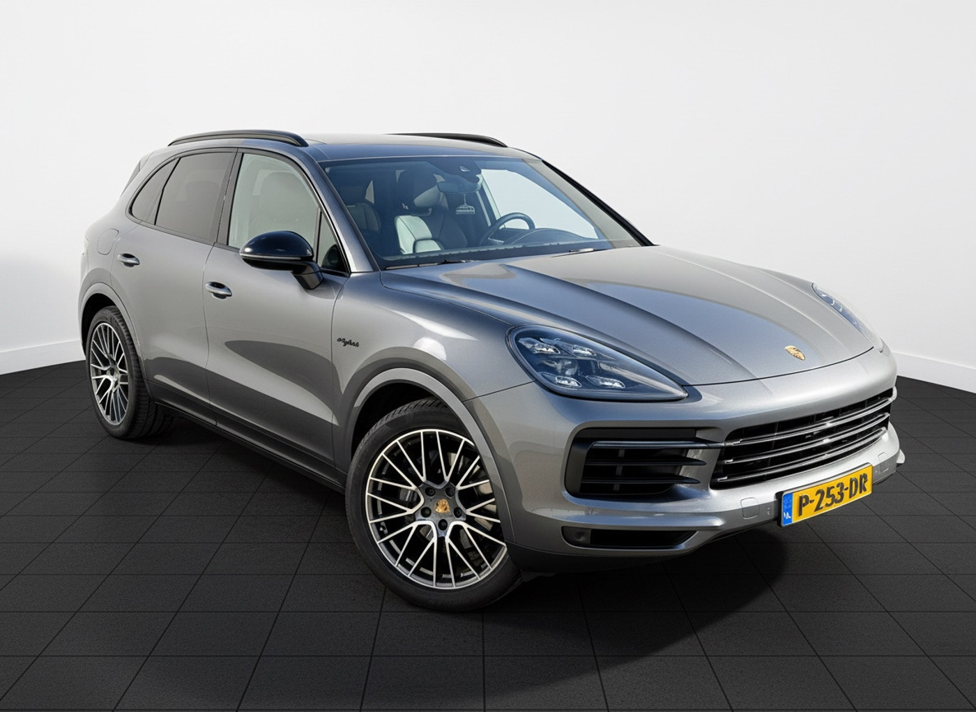 Foto van Porsche Cayenne E-hybrid