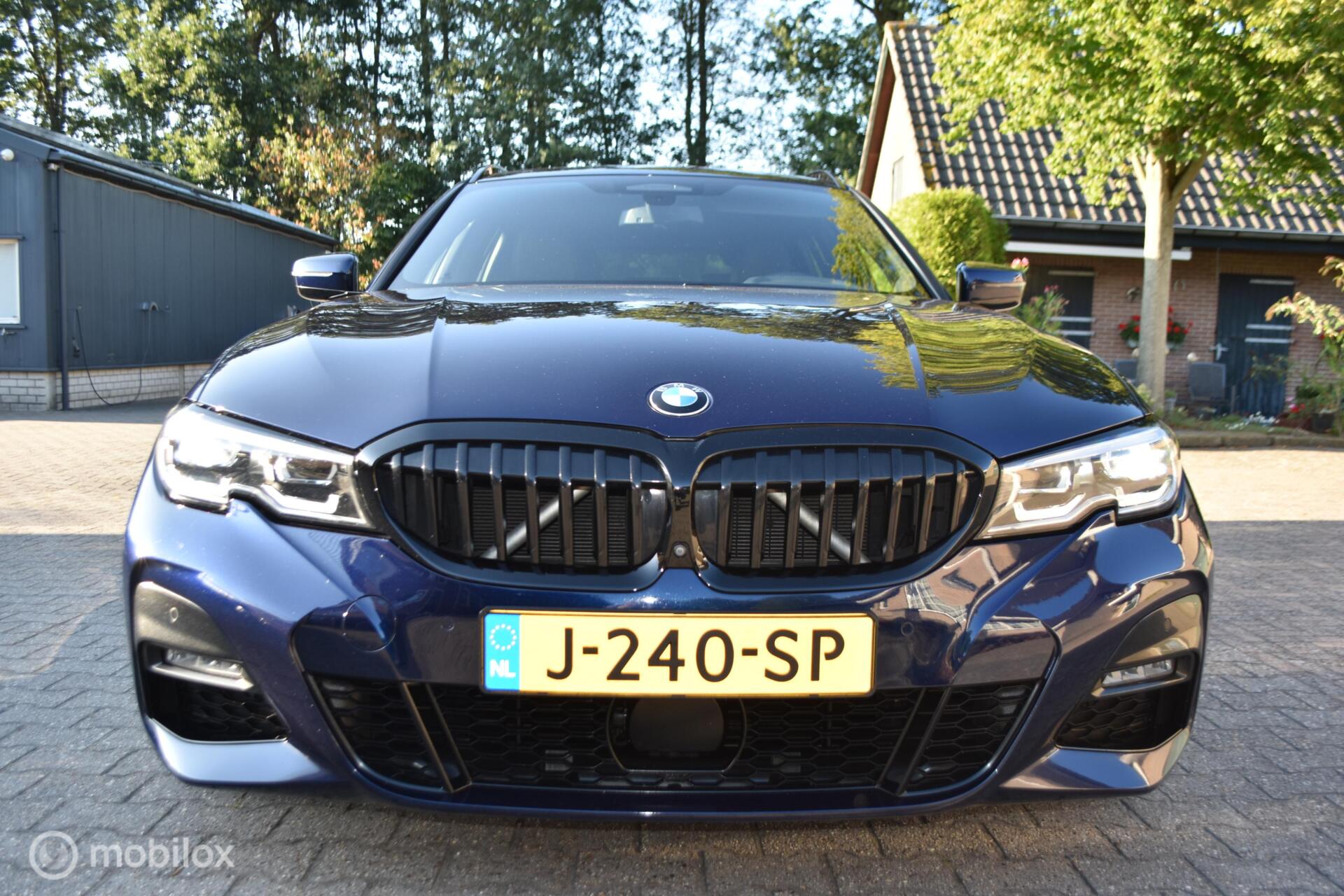 Foto van BMW 330i