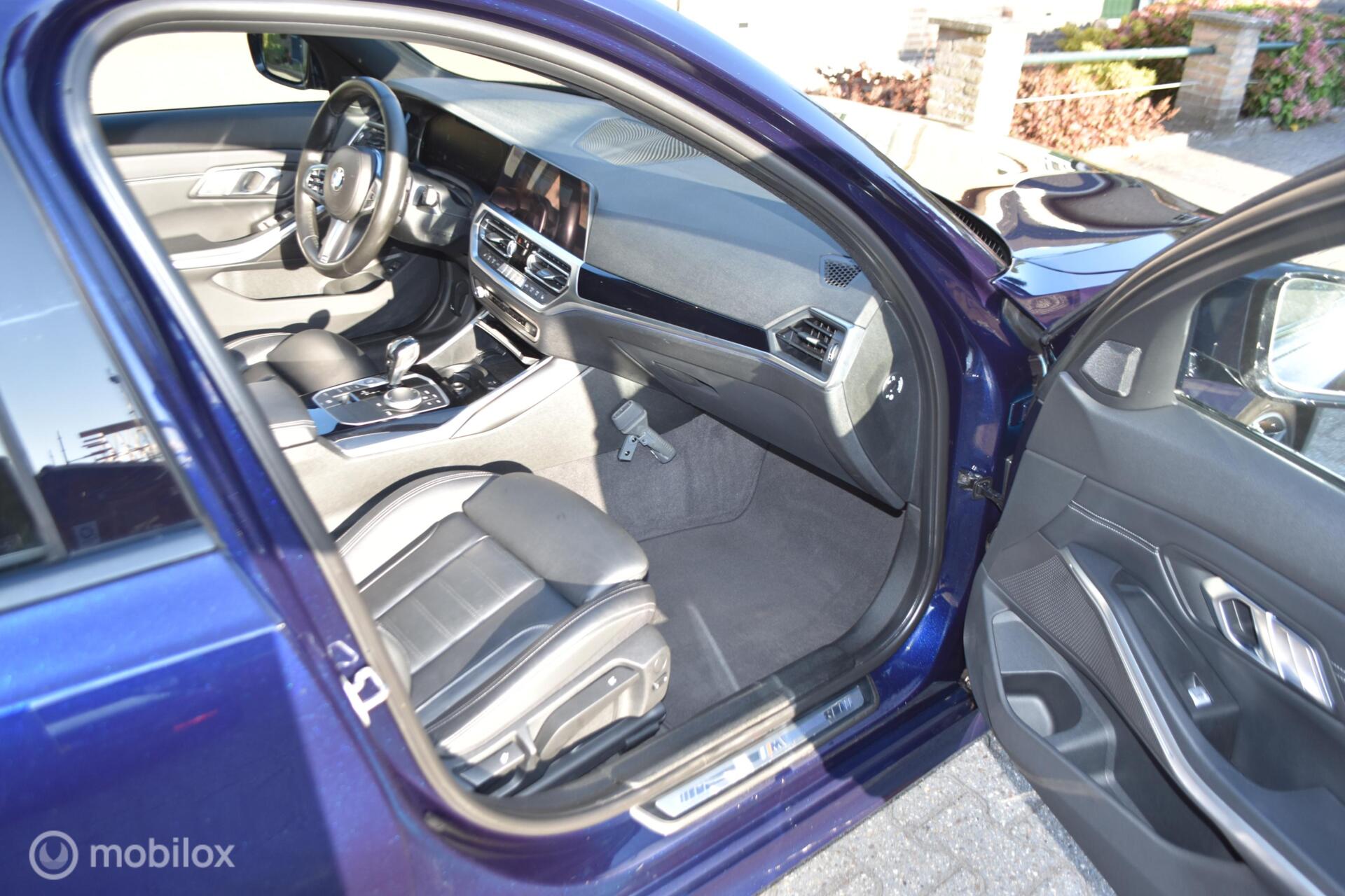 Foto van BMW 330i