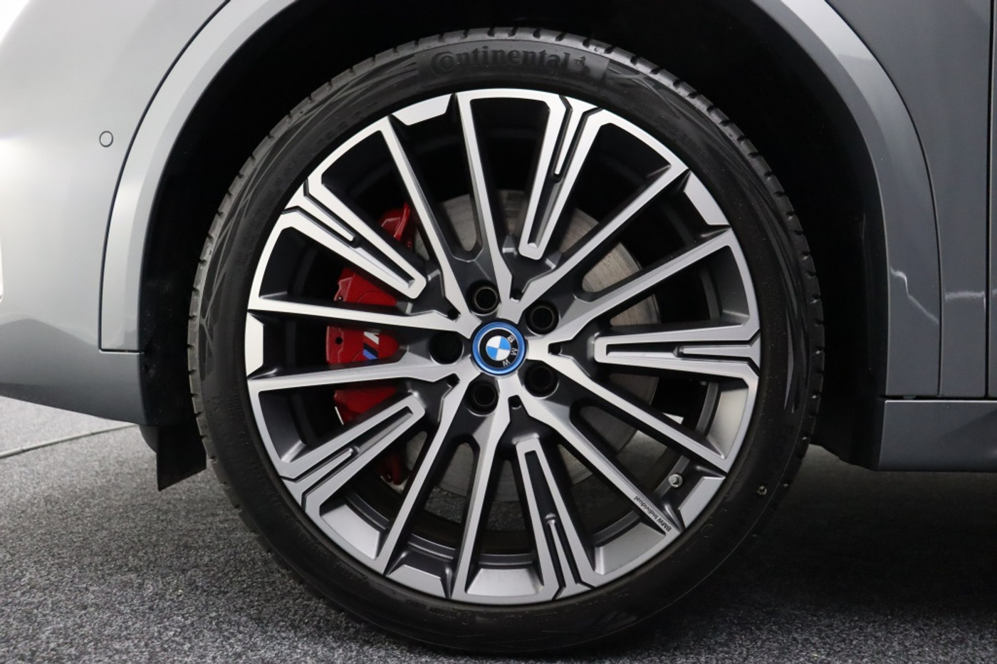 Foto van BMW Ix2 Xdrive30