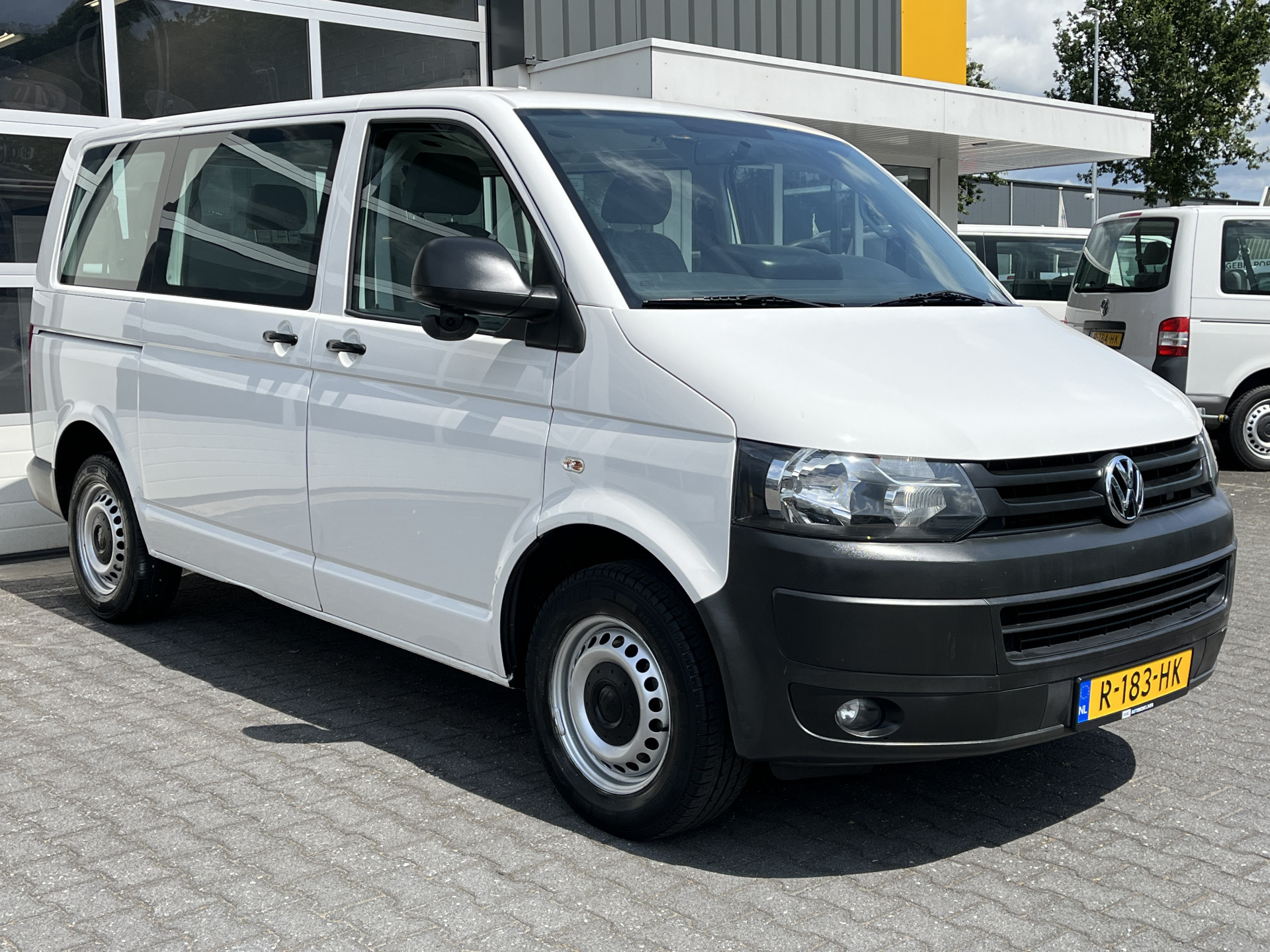 Volkswagen Kombi Kombi 2.0 TDI 140 PK DSG L1H1 BM 2012 - voorkant