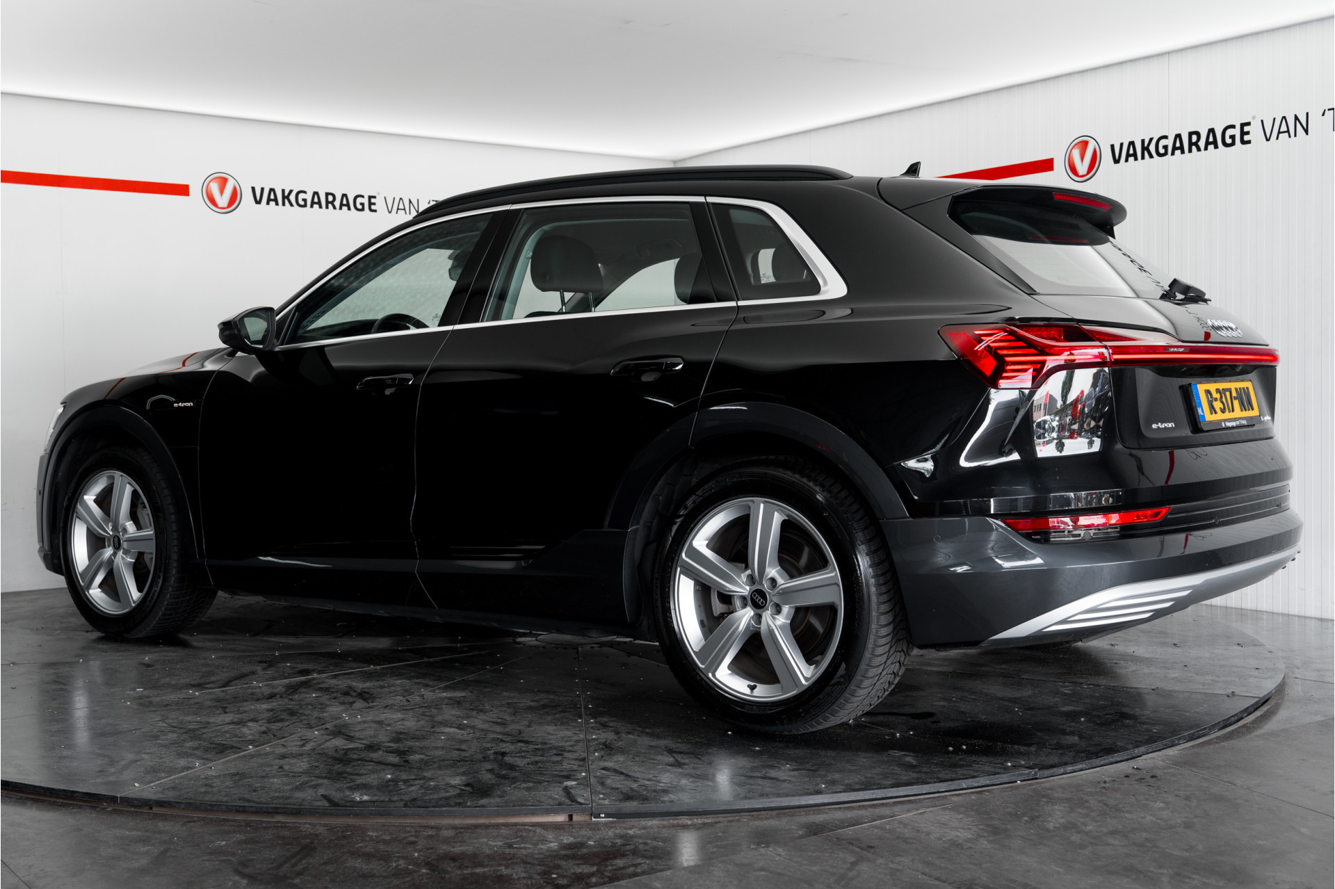 Foto van Audi E-tron 55