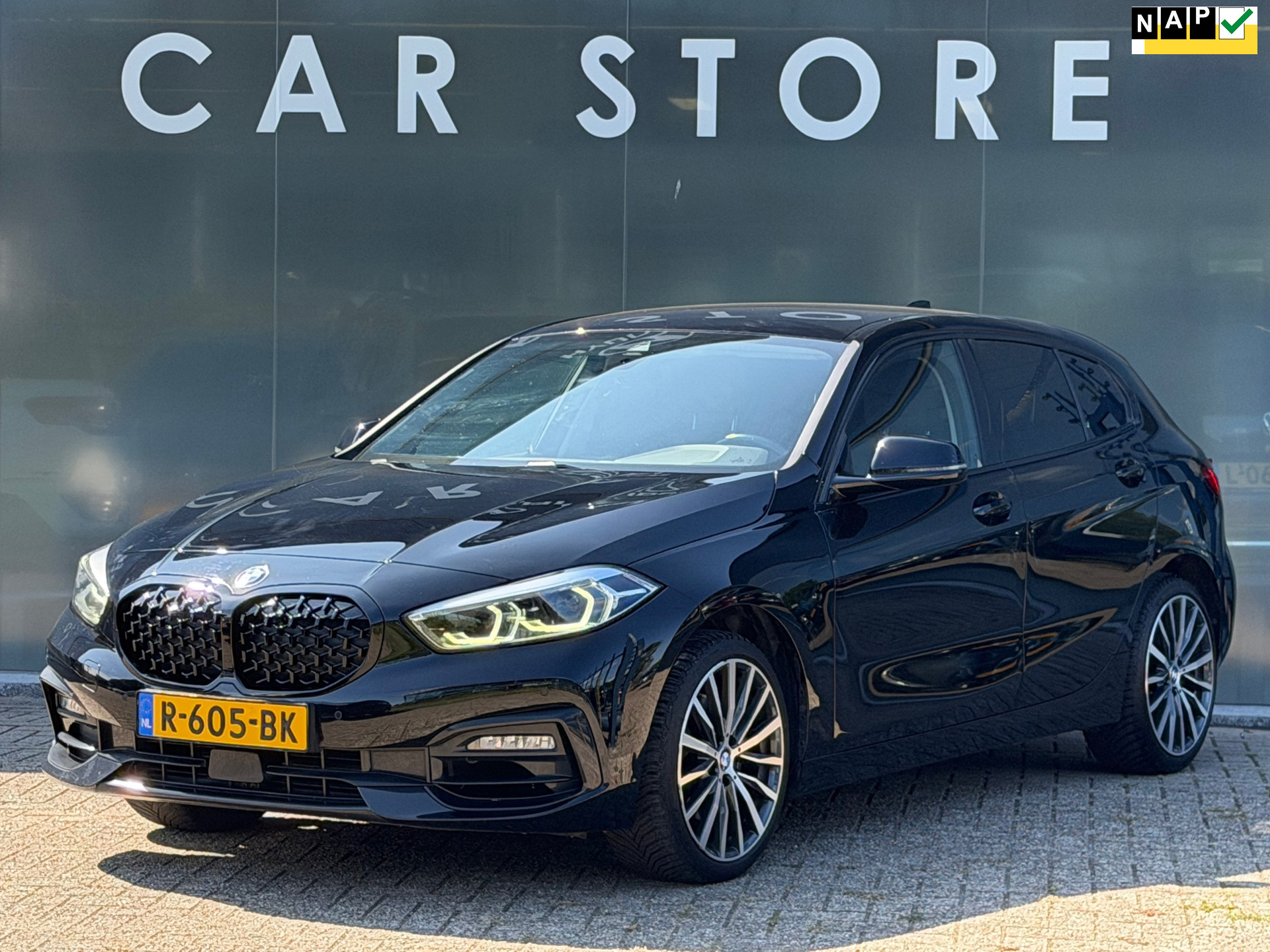 BMW 116i 116i Sportline Business Edition |NAV|PDC| Stoelverwarmin 2022 - voorkant