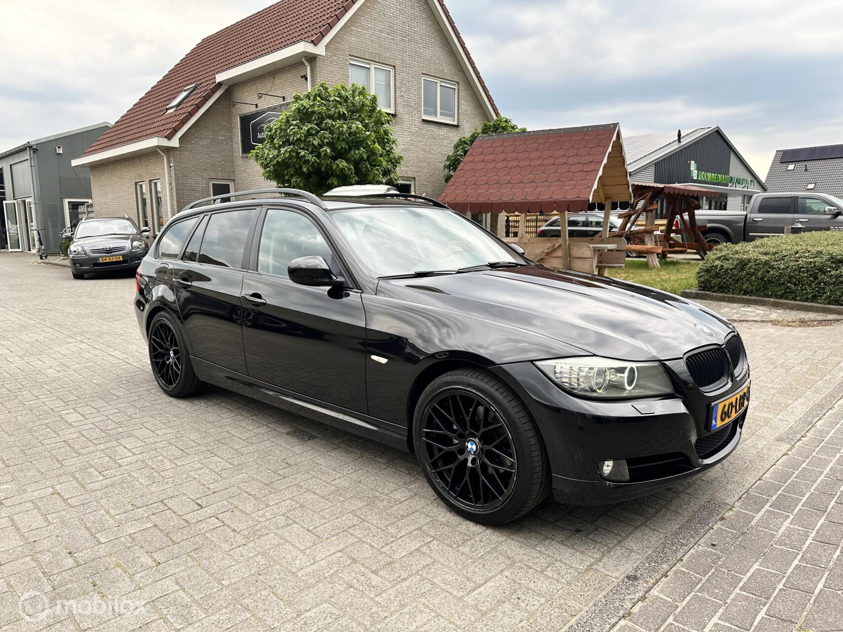 BMW 3er Reihe 316i Business Line 2010 - voorkant