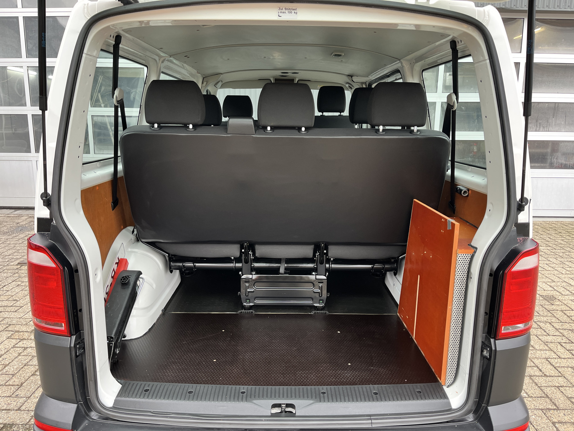 Foto van Volkswagen Transporter Kombi