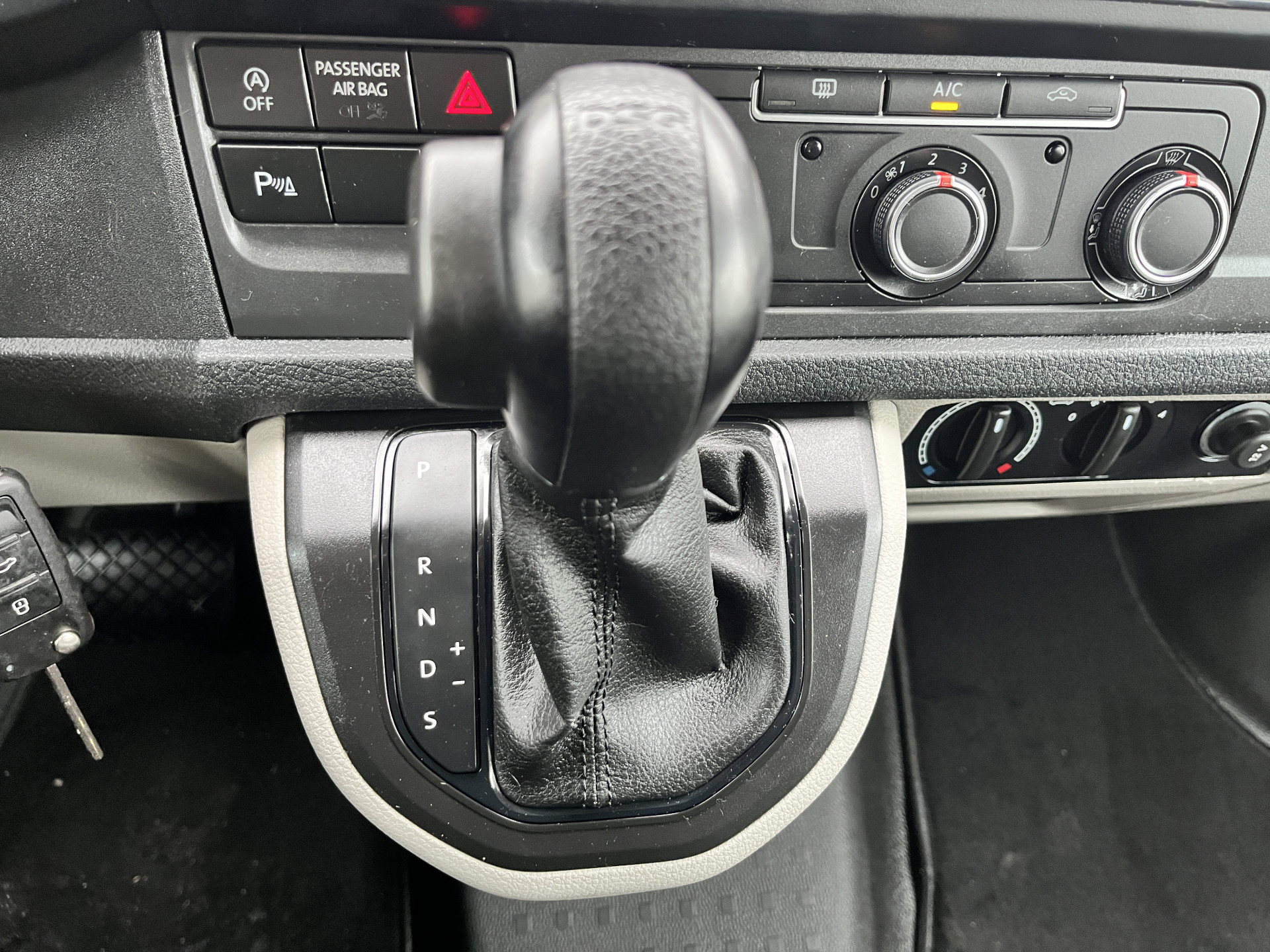 Foto van Volkswagen Transporter Kombi