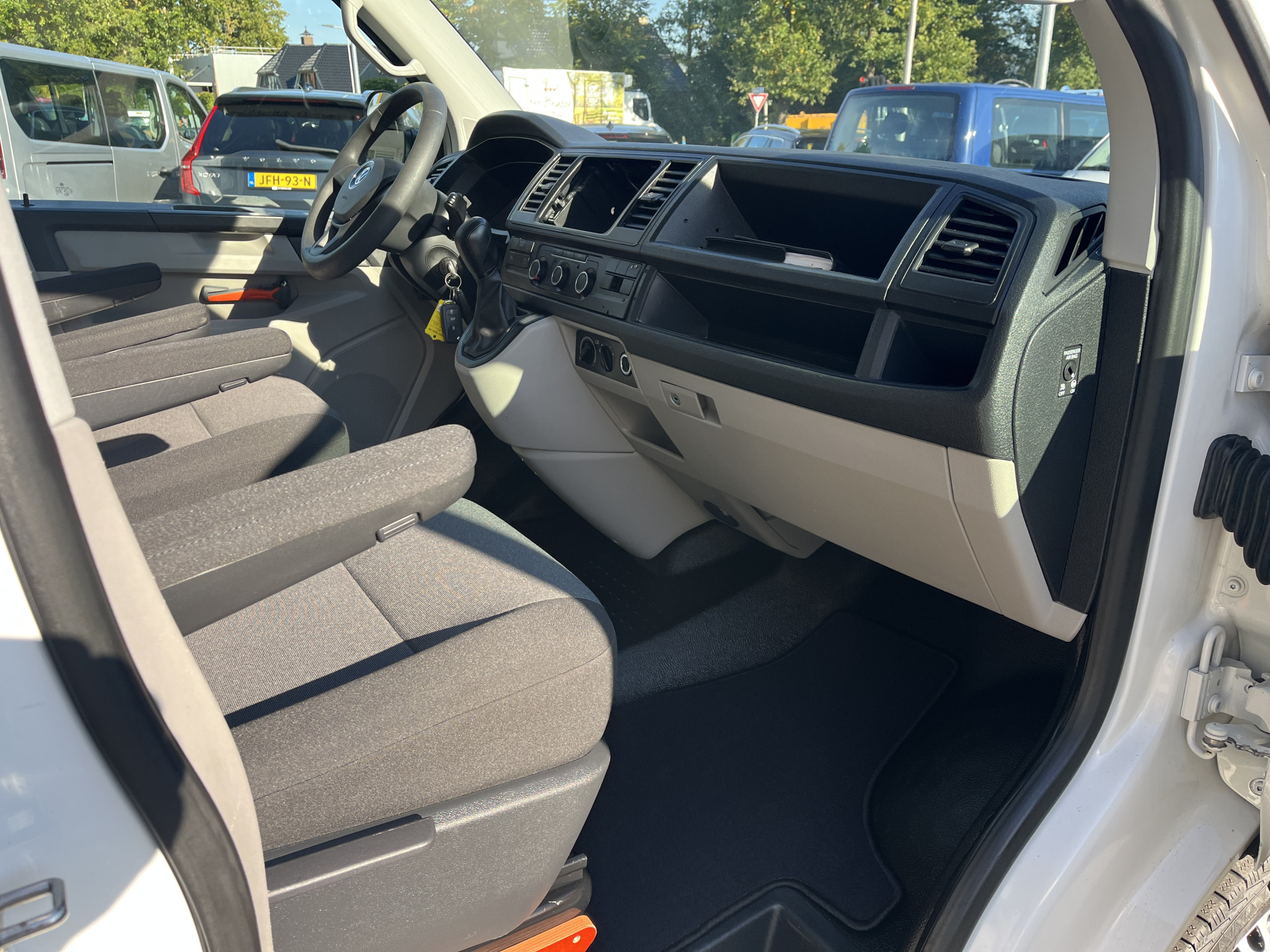 Foto van Volkswagen Transporter Kombi
