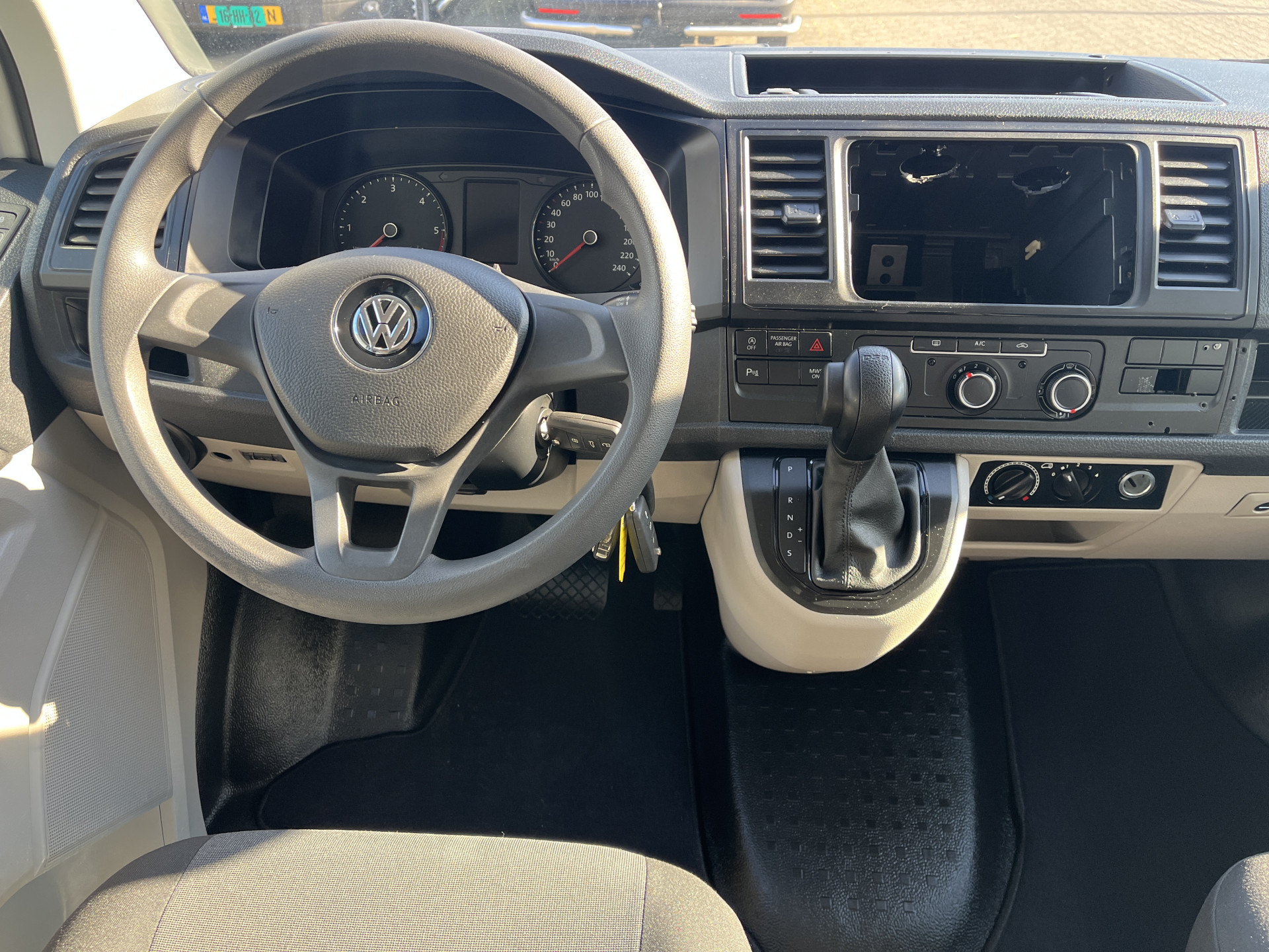 Foto van Volkswagen Transporter Kombi