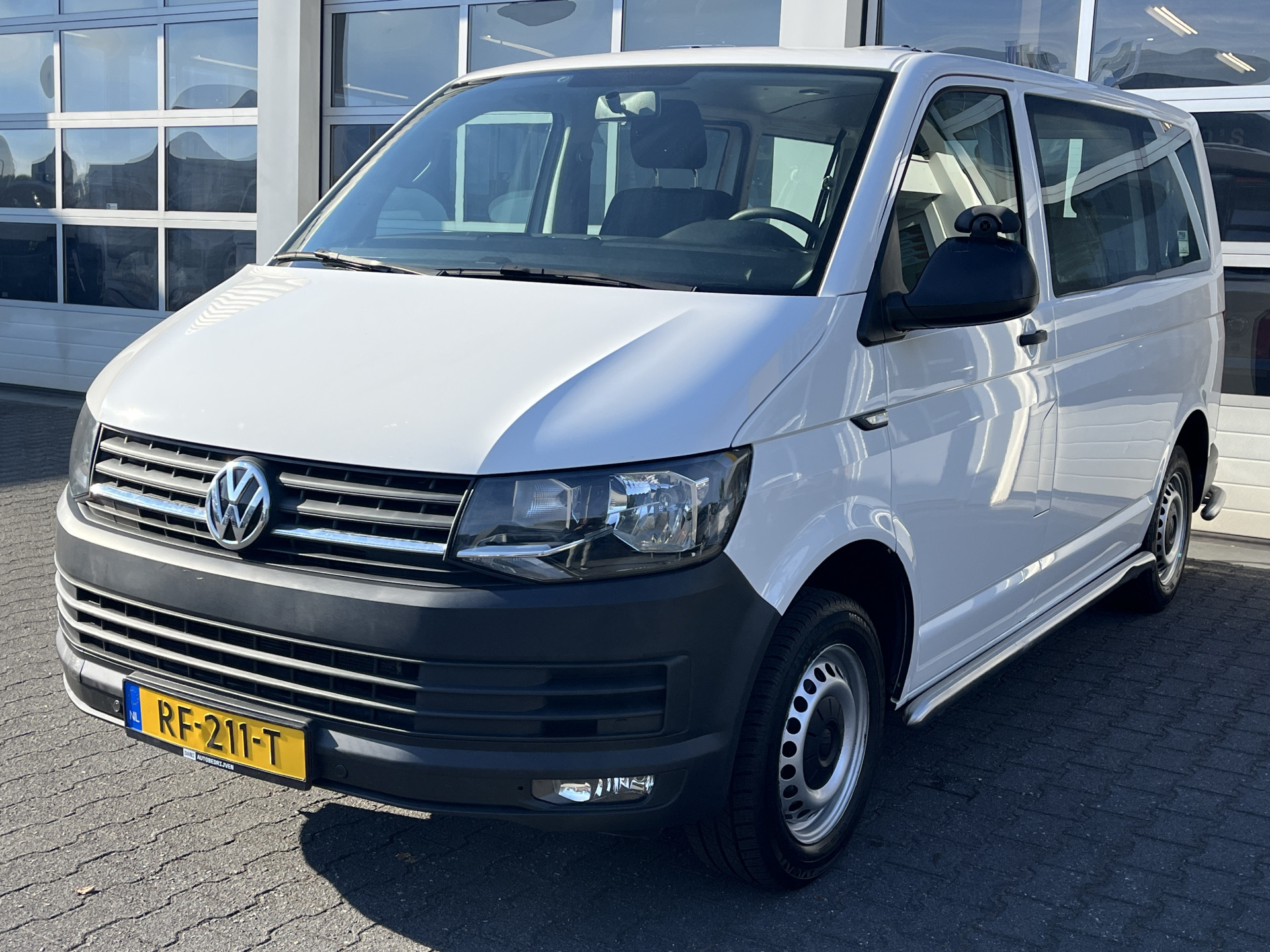 Foto van Volkswagen Transporter Kombi