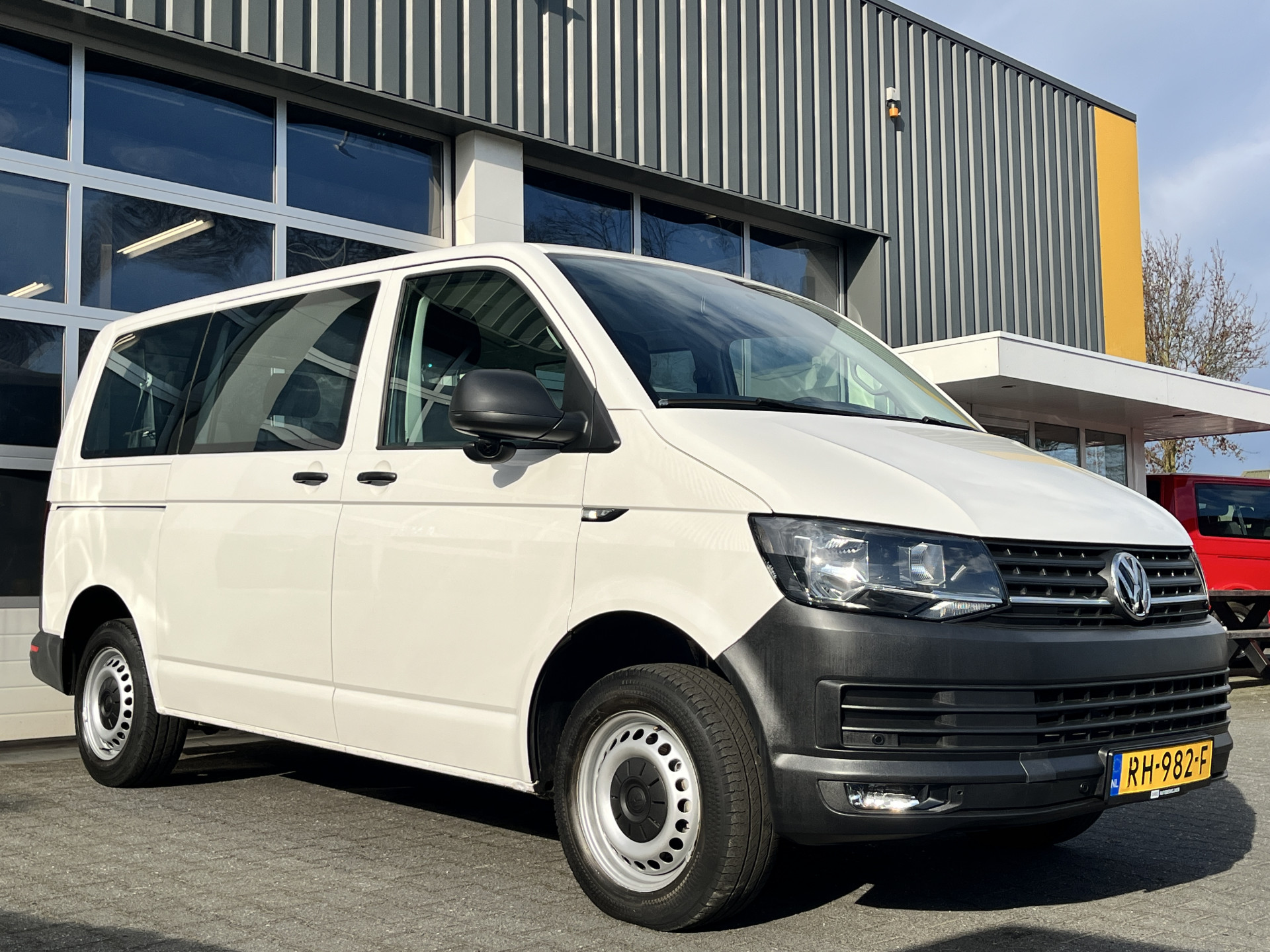 Volkswagen Kombi 2.0 TDI L1H1 2017 - voorkant
