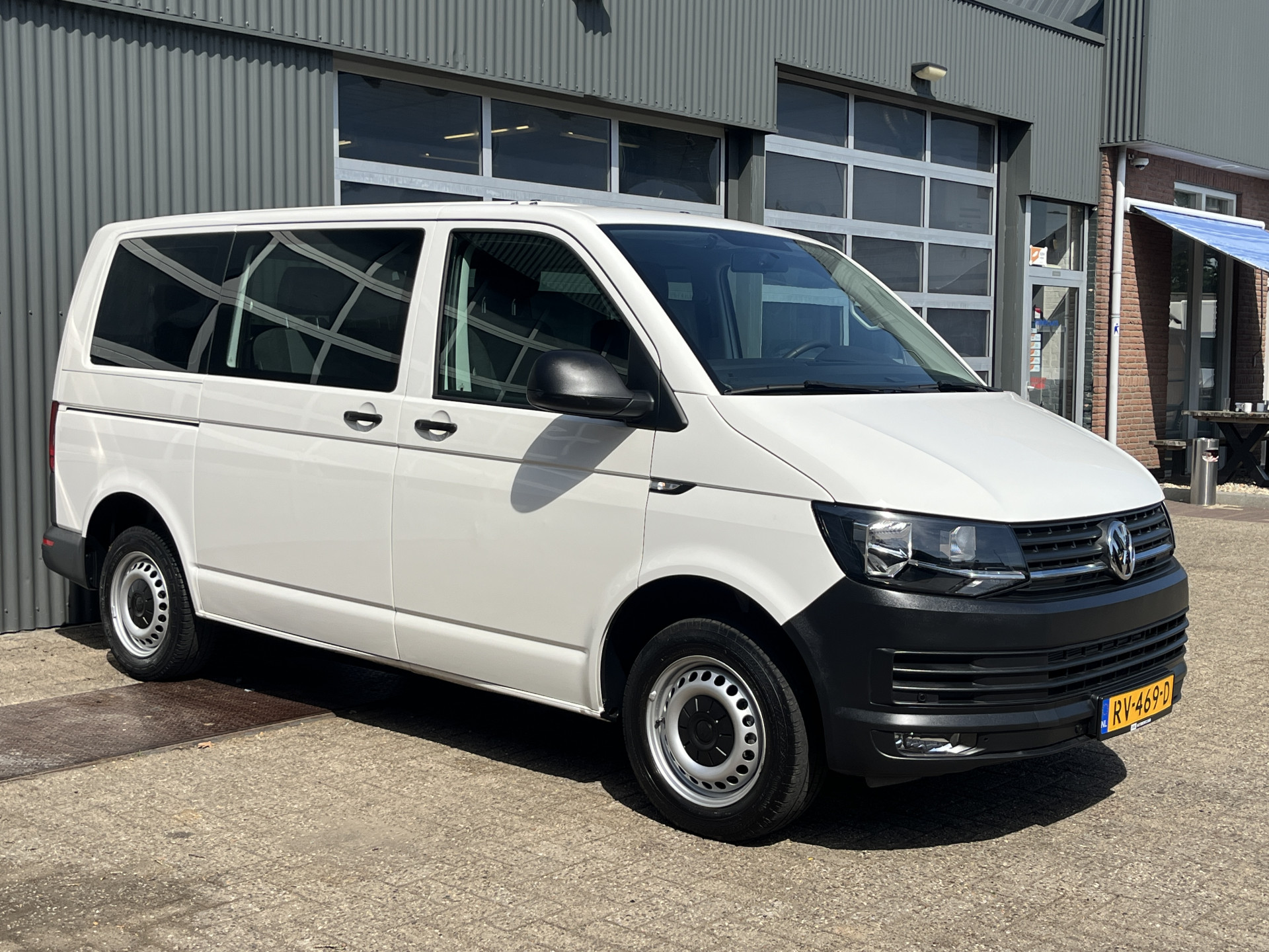 Volkswagen Kombi Kombi 2.0 TDI L1H1 2018 - voorkant