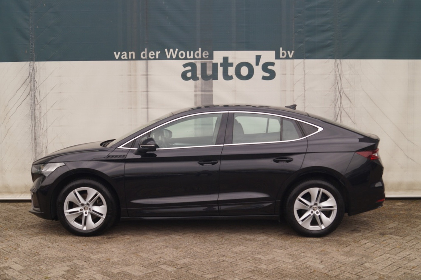 Skoda Enyaq 80 80 Business Edition -PANO-ECC-LMV-CAM 2023 - voorkant
