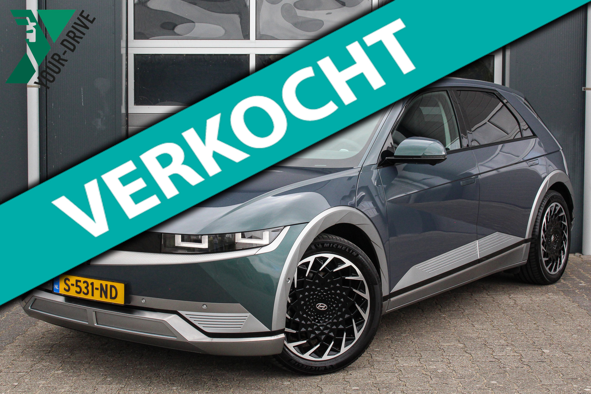 Hyundai Ioniq5 Lounge 77.4 kWh 228 PK | Fabrieksgarantie & SOH 99,7% | Nette en zeer complete IONIQ 5 (dealer onderhouden) 2023 - voorkant