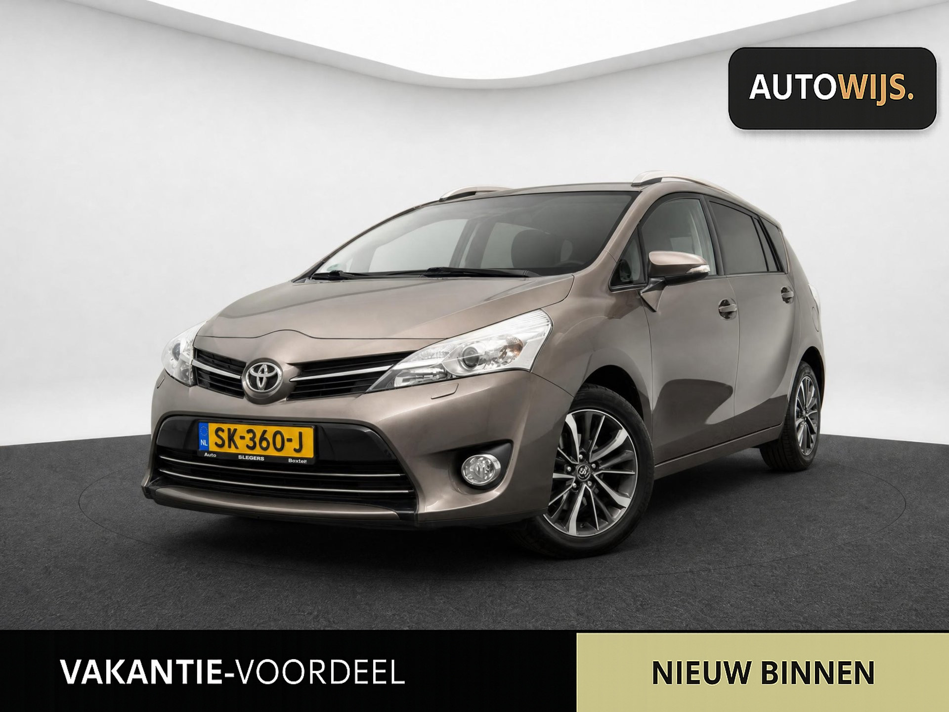Toyota Toyota Verso 1.8 VVT-i Dynamic 7-Persoons|TREKHAAK|NAVI|GOED ONDERHOUDEN 2016 - voorkant