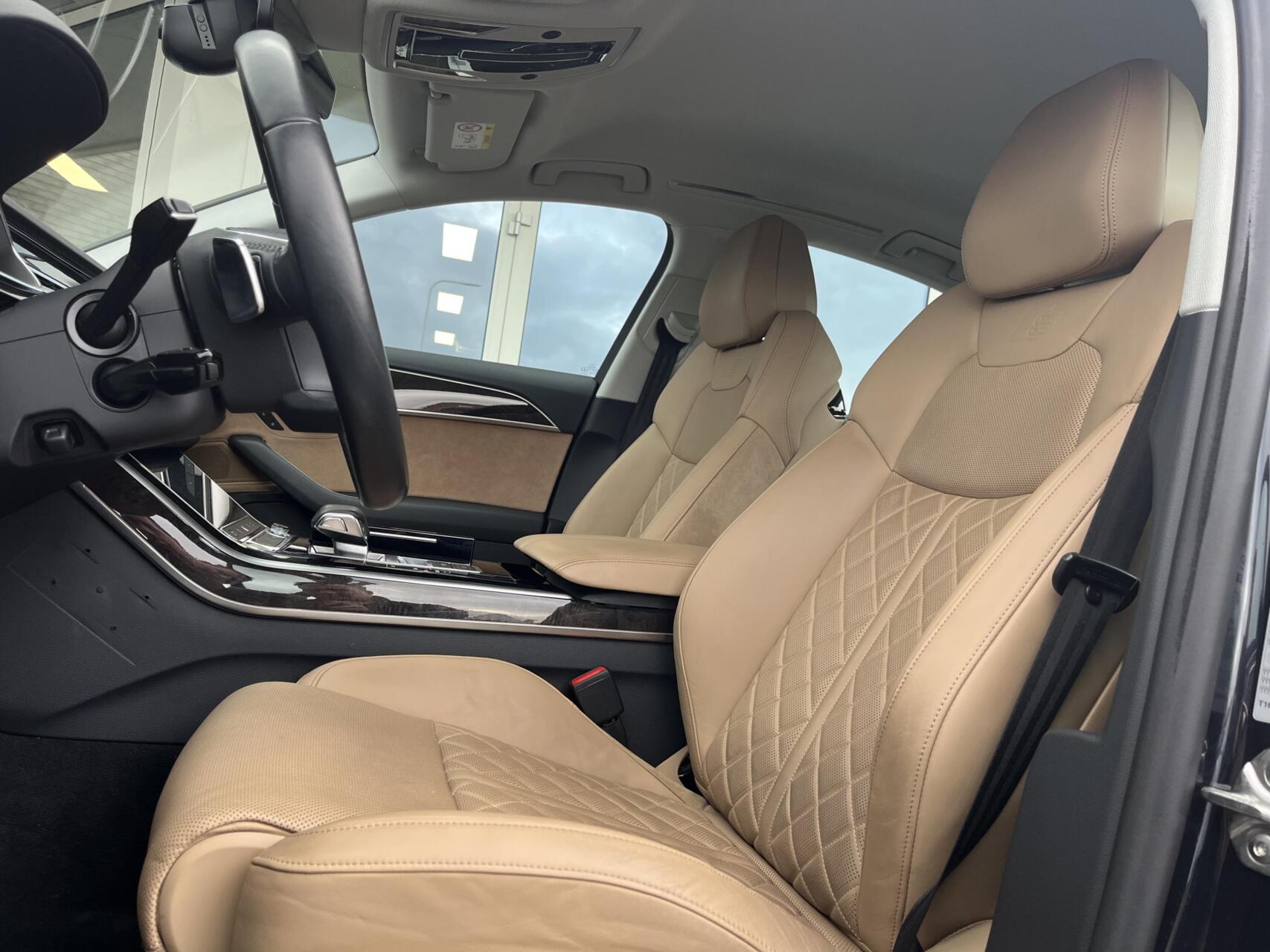 Foto van Audi A8