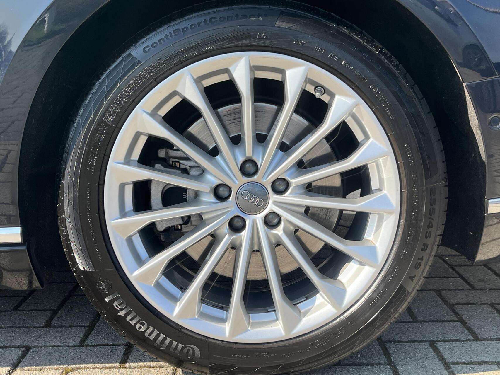 Foto van Audi A8