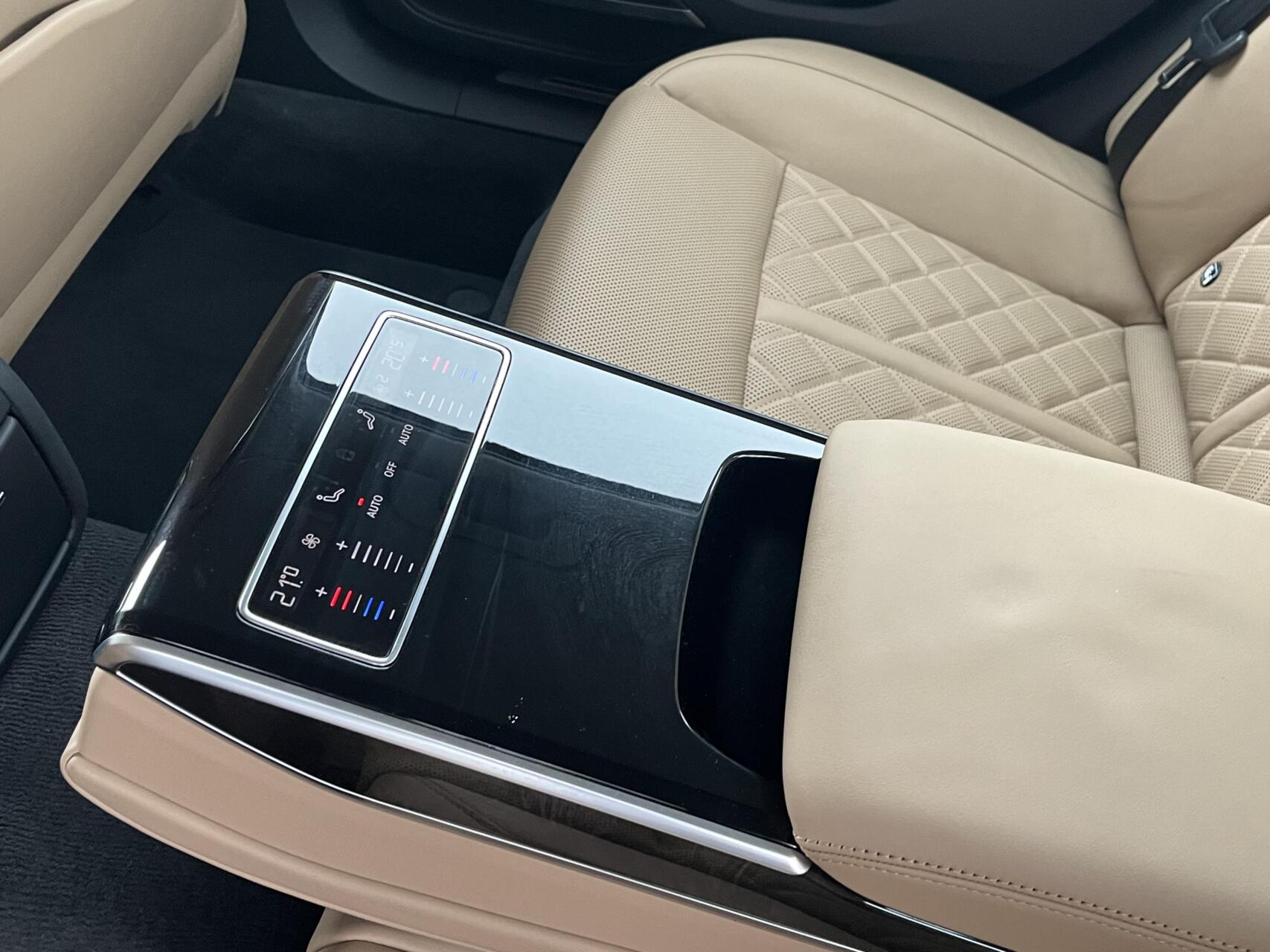 Foto van Audi A8
