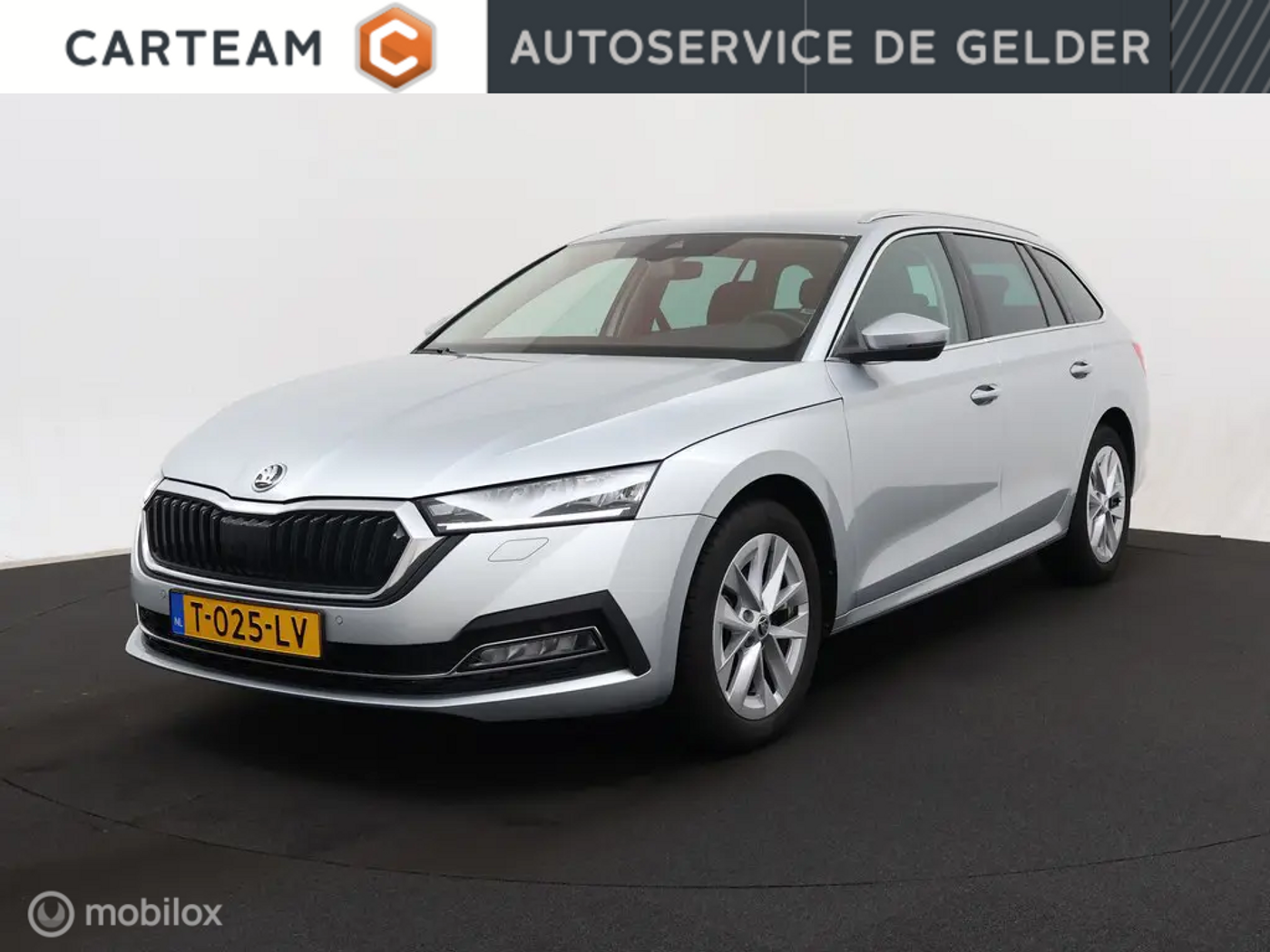 Skoda Octavia Combi Combi 1.0 e-TSI Business Edition Plus | DSG | Apple CarPlay | Sensoren V+A | Navi | Stoelverwarming voor | LED | Virtual Cockpit 2023 - voorkant