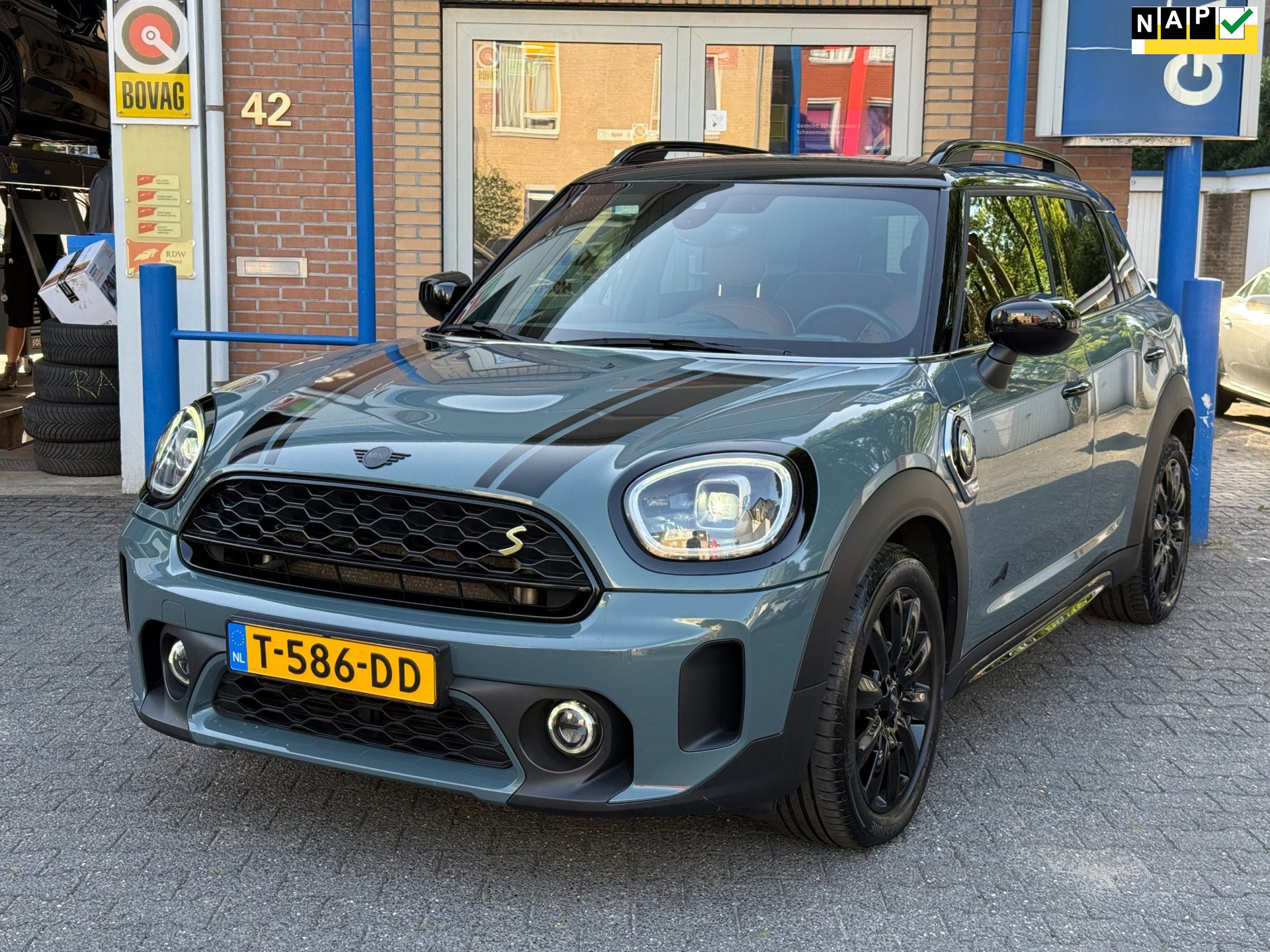 Mini Countryman Cooper Se All4 1.5 Cooper S E ALL4 Classic  | ORG. NL + NAP | Zeer unieke en complete uitvoering | Elektr. stoelen + geheugen 2023 - voorkant