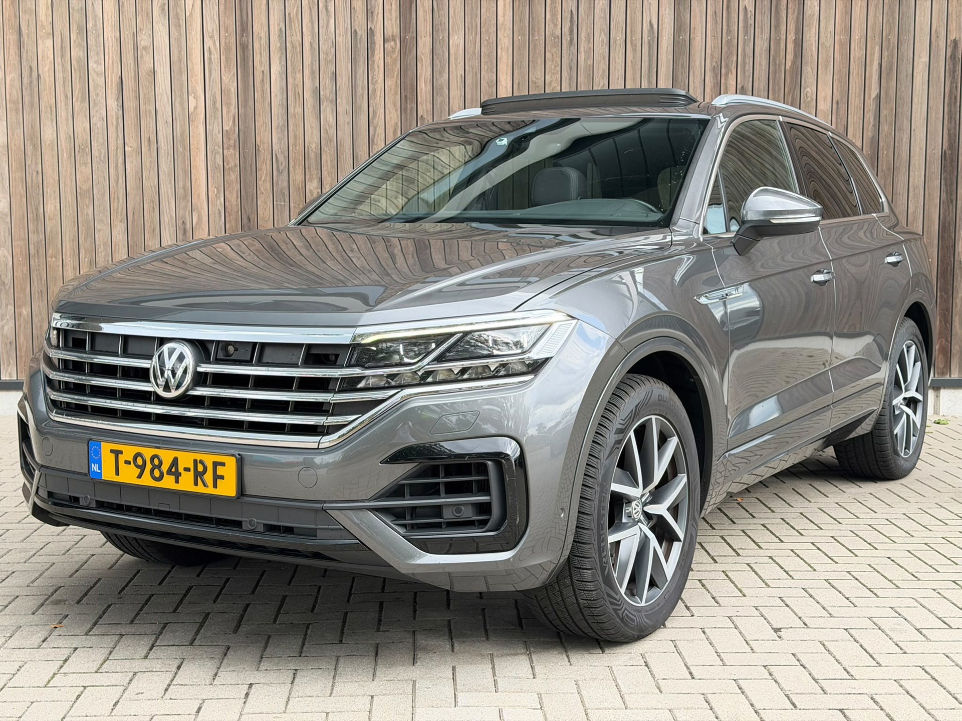 Volkswagen Touareg 3.0 TDI R-Line | FULL OPTIONS | 2019 - voorkant