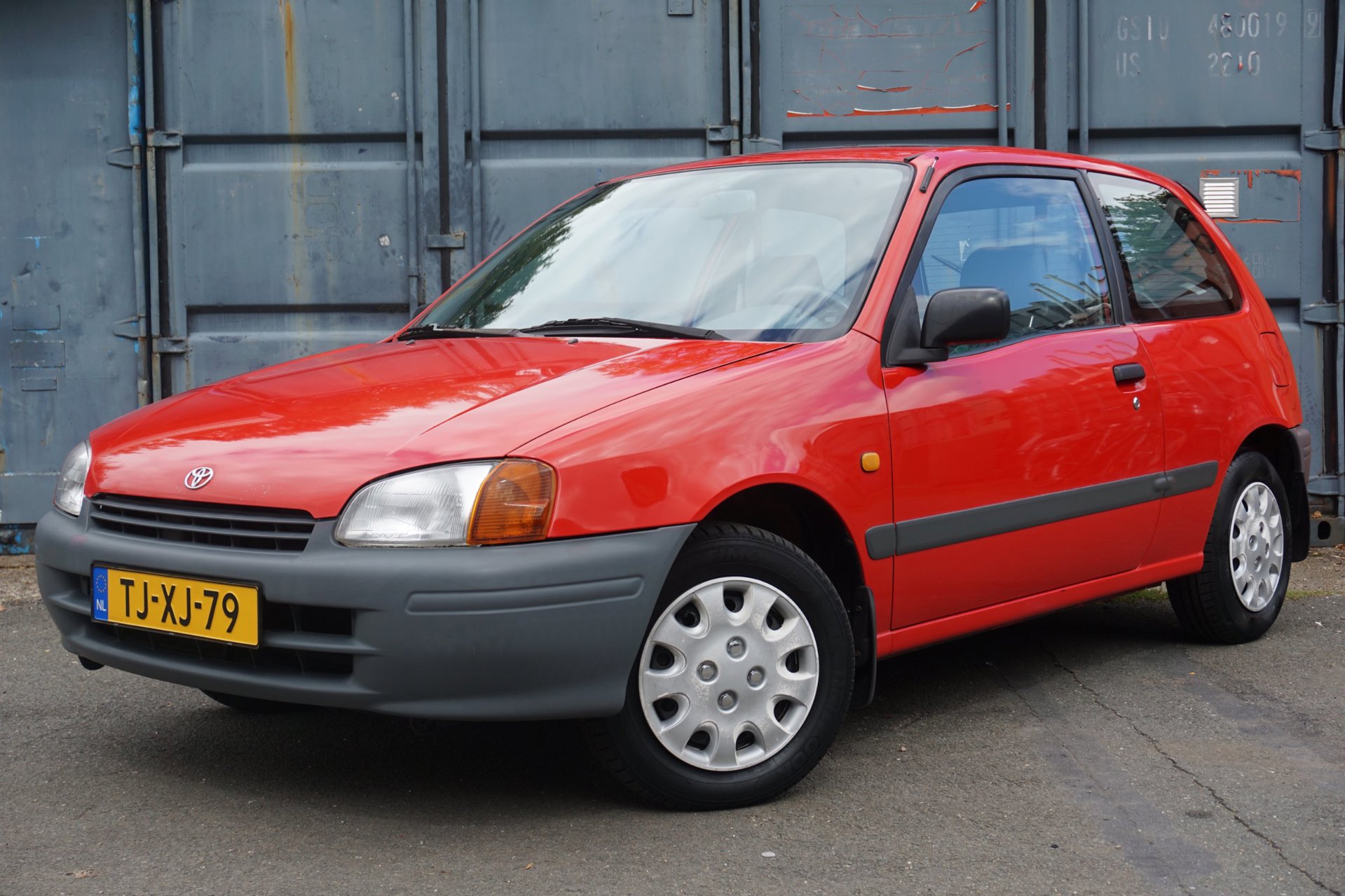 Toyota Toyota Starlet 1.3-16V Black | Unieke Auto | Trekhaak | Nieuwstaat ! |APK 24-08-2027 1998 - voorkant