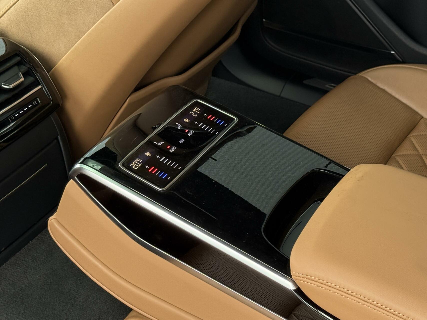 Foto van Audi A8